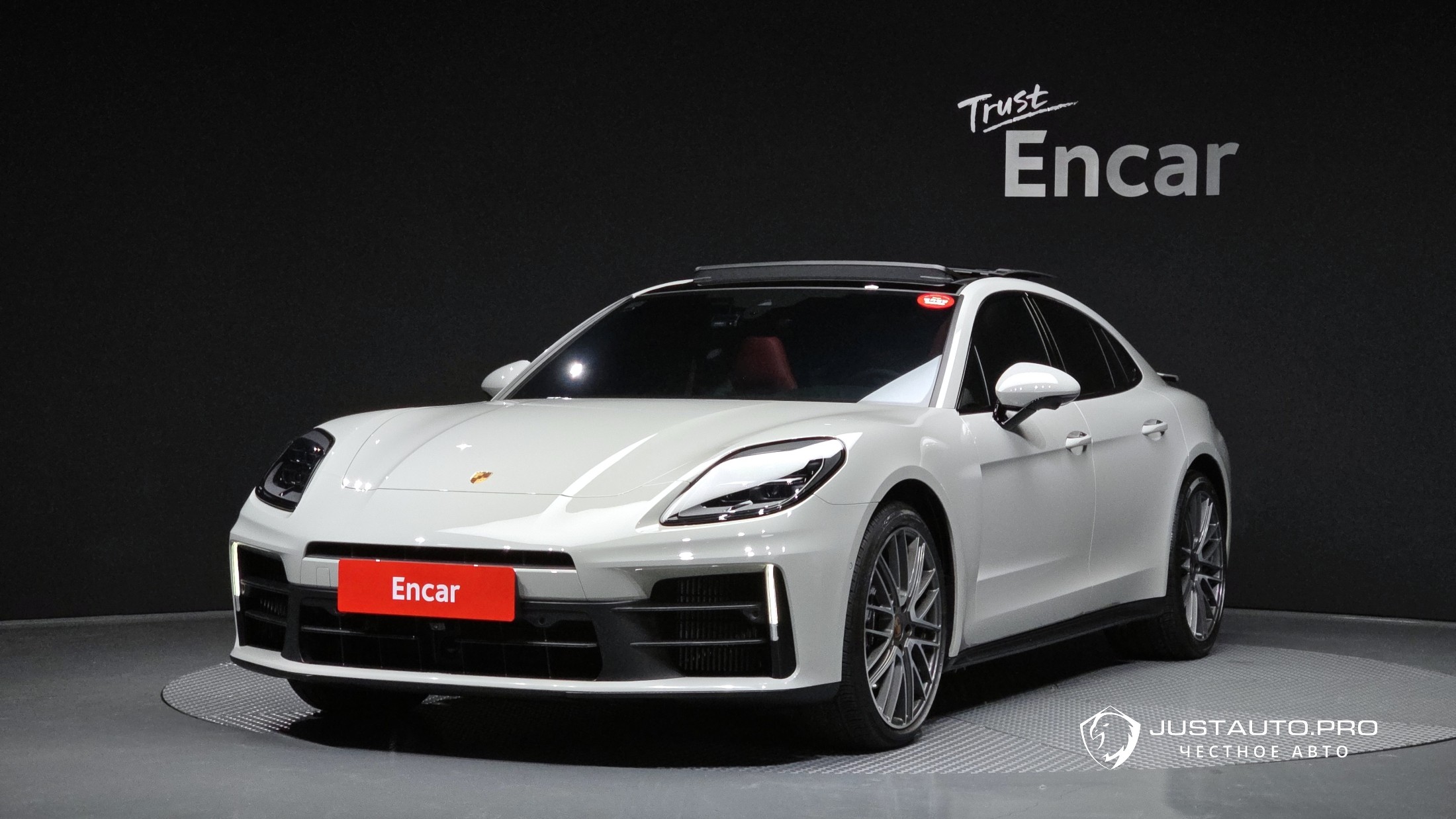 Автомобиль Porsche Panamera