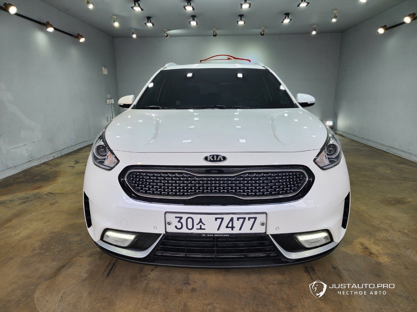 Автомобиль Kia Niro