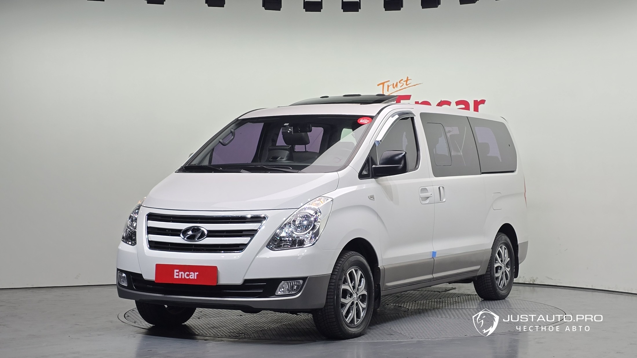 Автомобиль Hyundai Starex