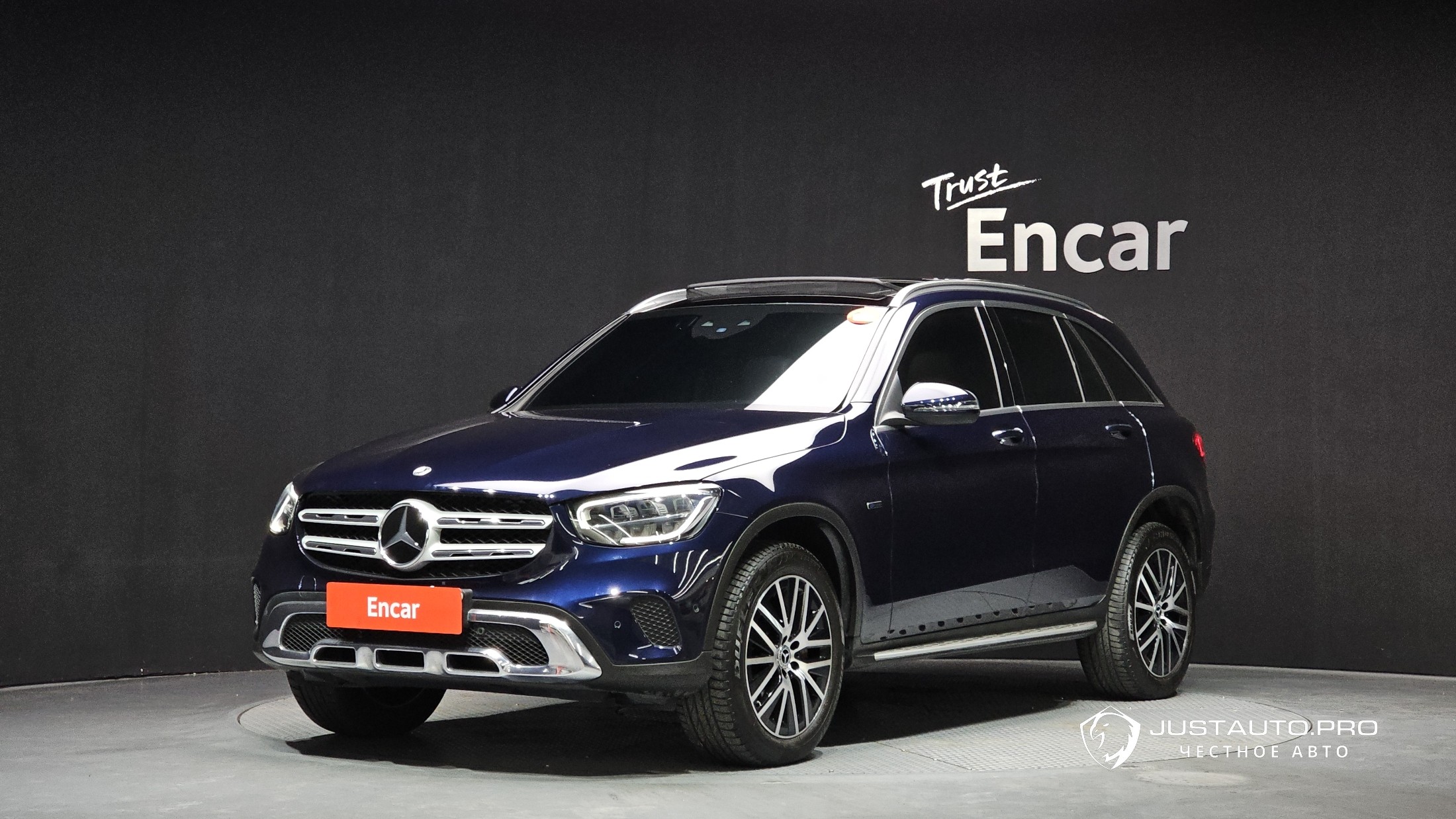 Автомобиль Mercedes-Benz GLC-Class