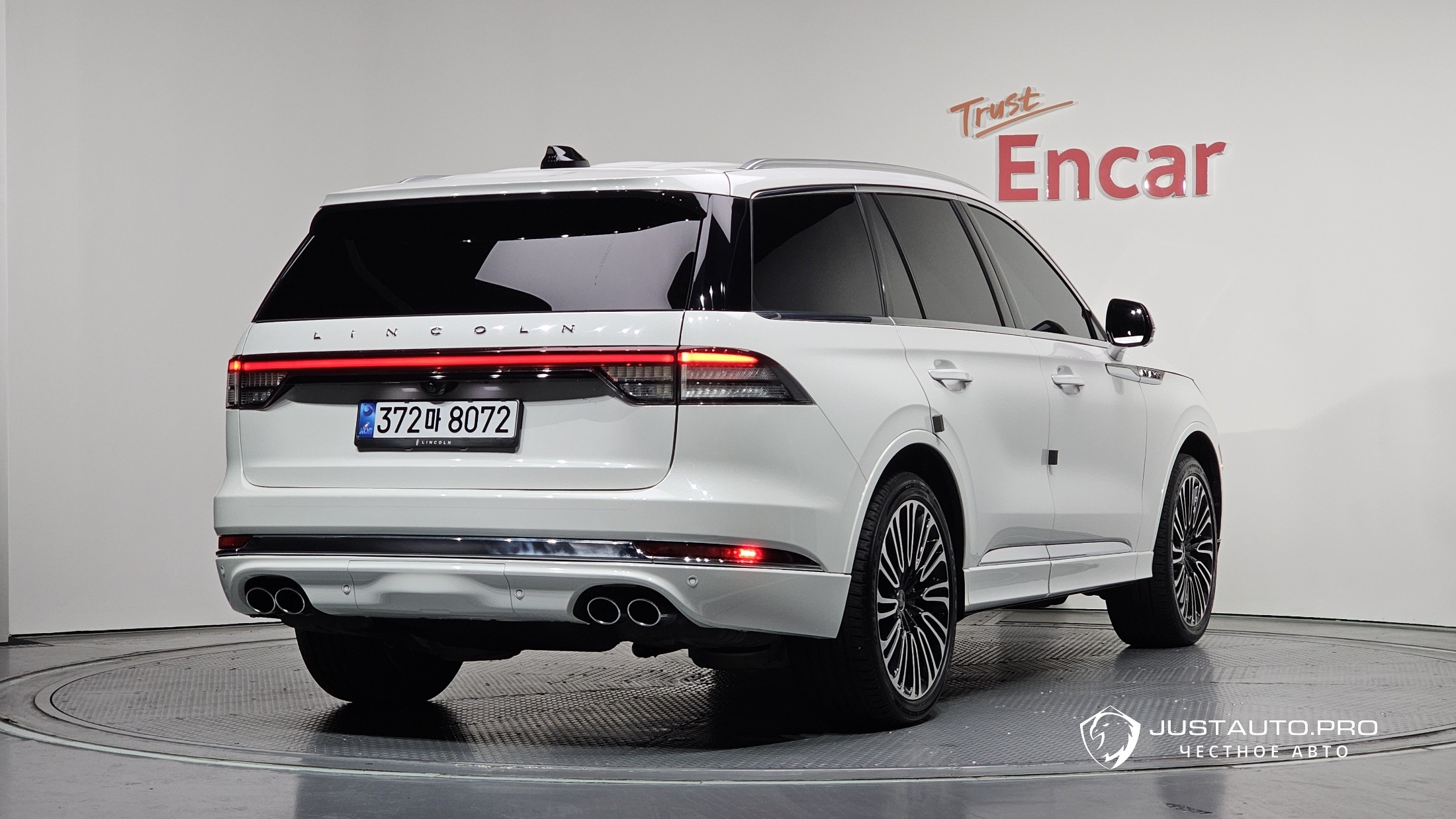 Автомобиль Lincoln Aviator