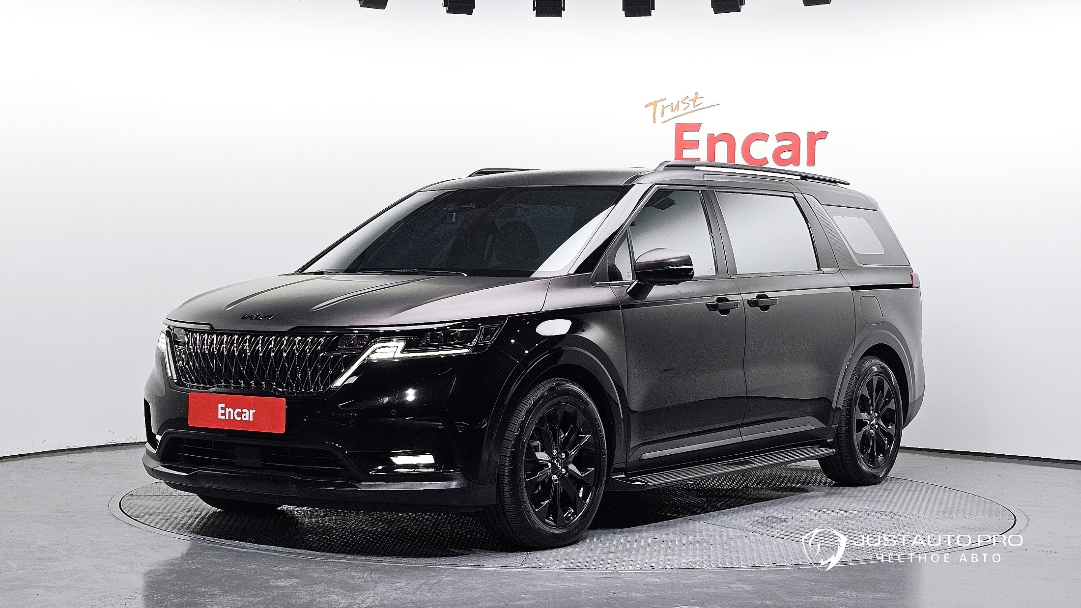 Автомобиль Kia Canival