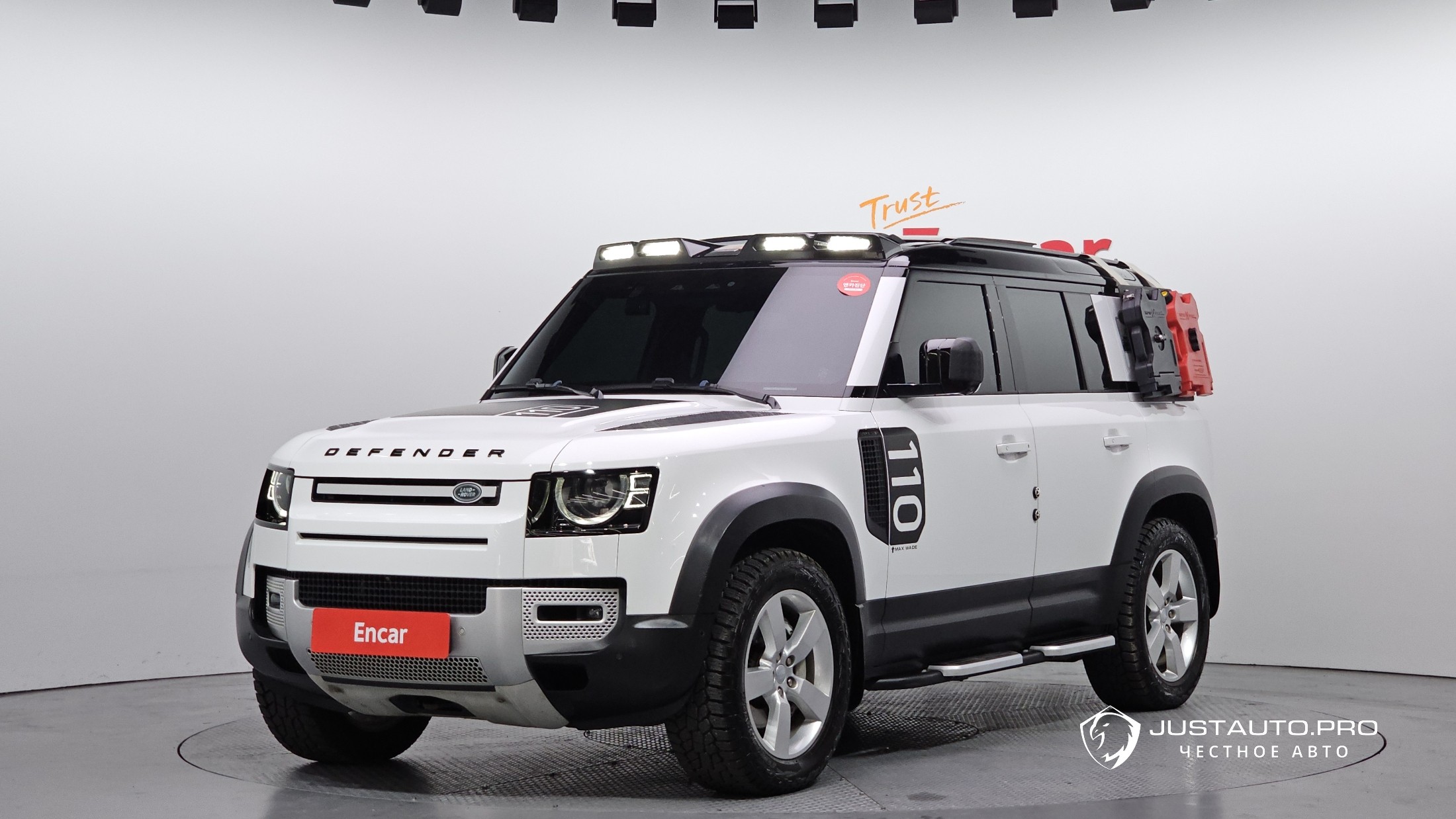 Автомобиль Land Rover Defender