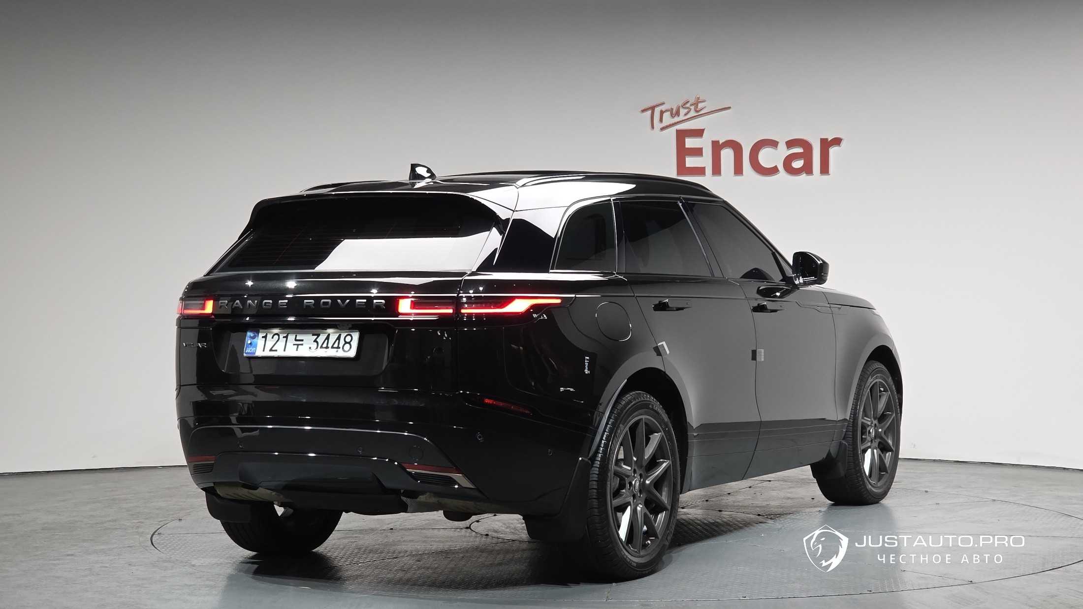 Автомобиль Land Rover Range Rover Velar