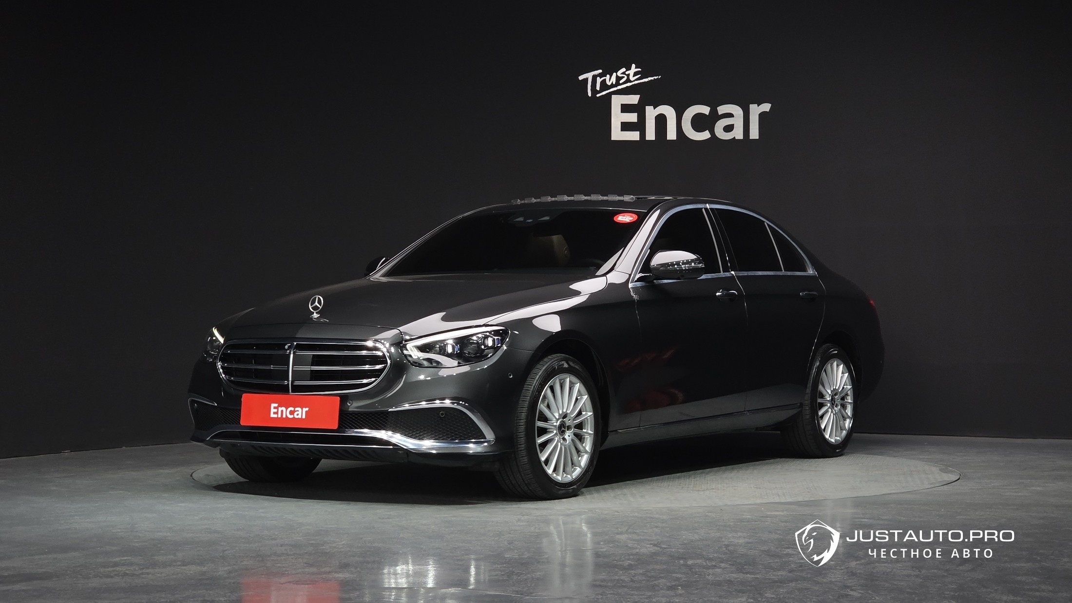 Автомобиль Mercedes-Benz E-Class