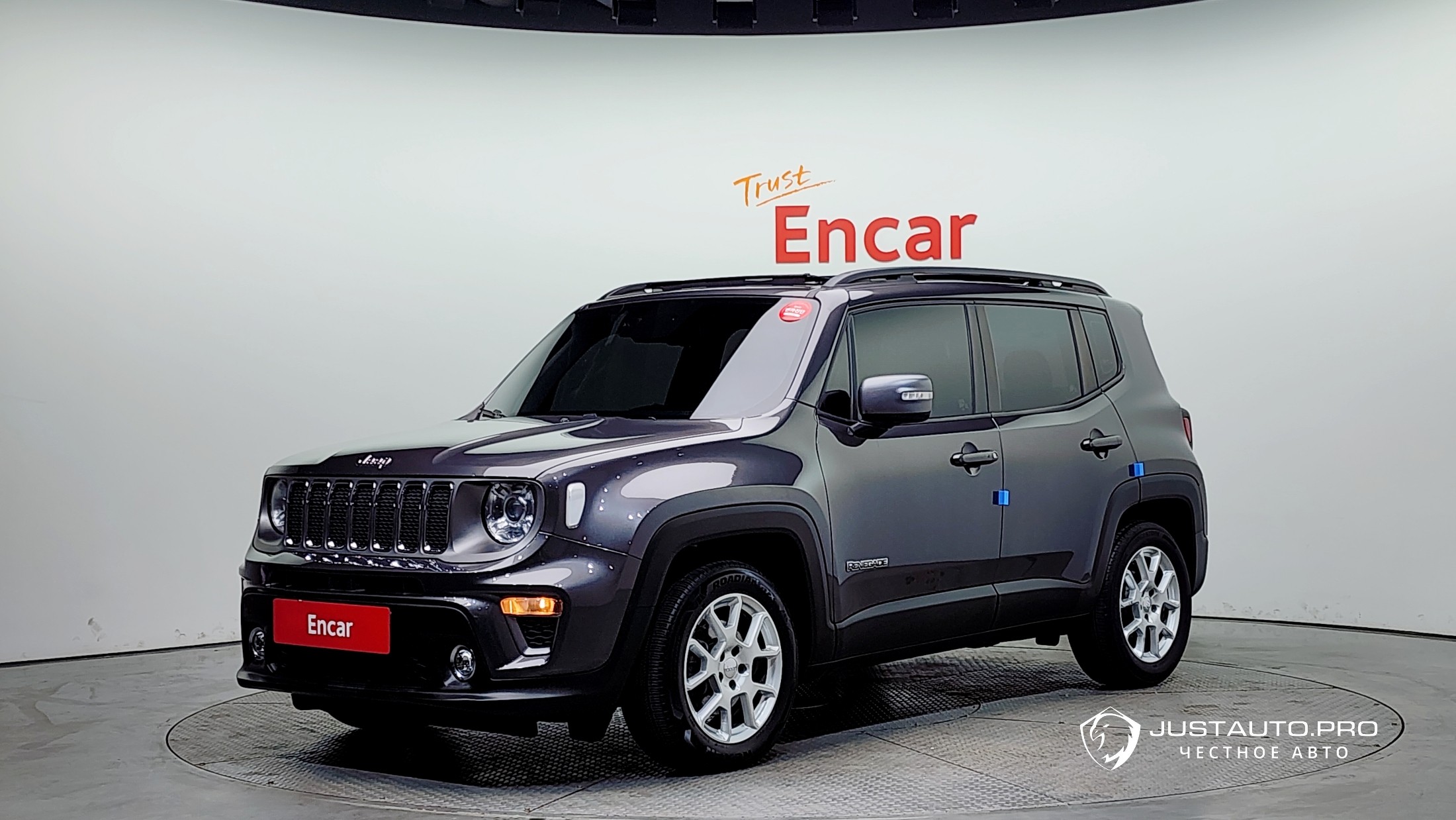 Автомобиль Jeep Renegade