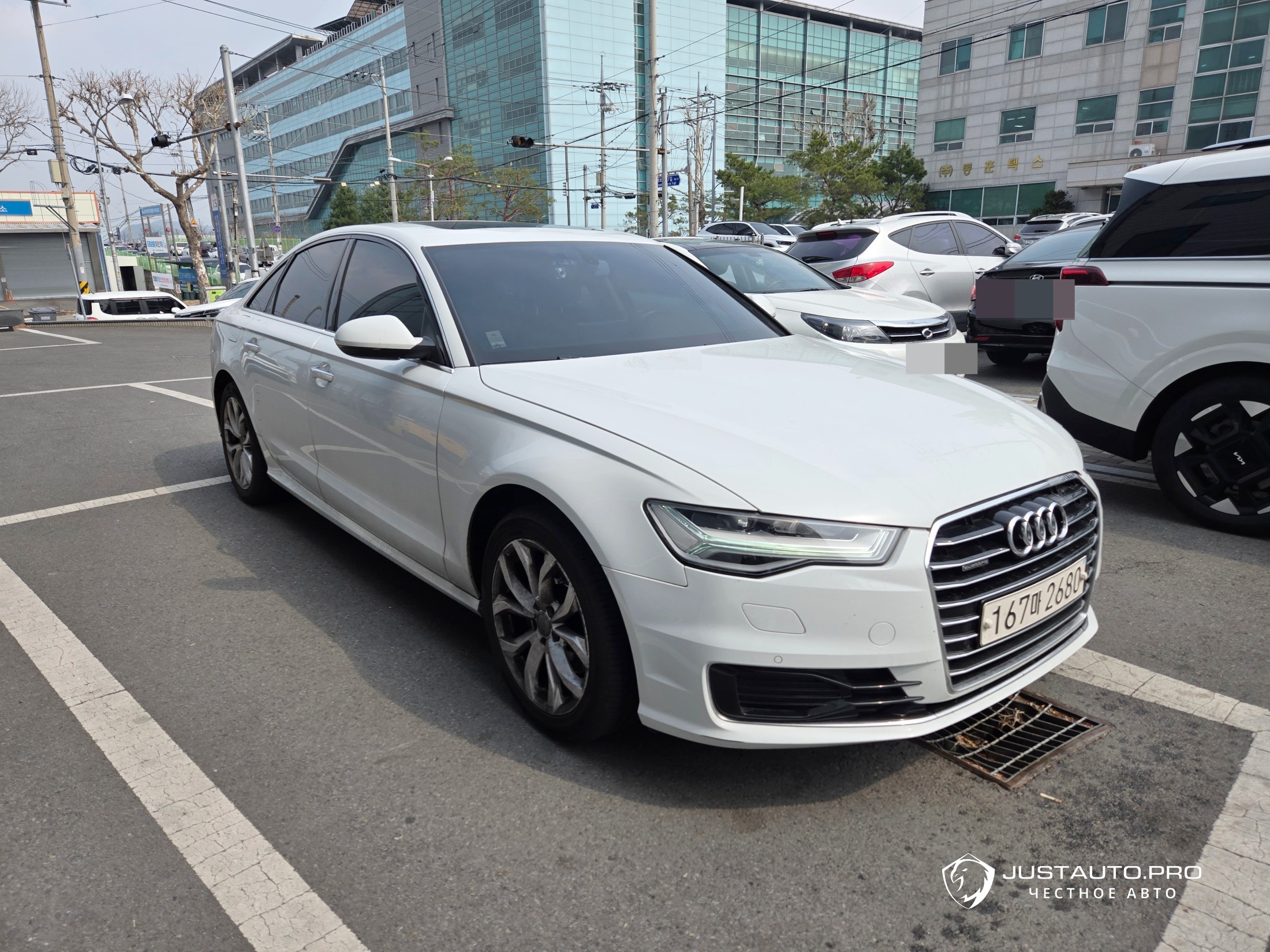 Автомобиль Audi A6