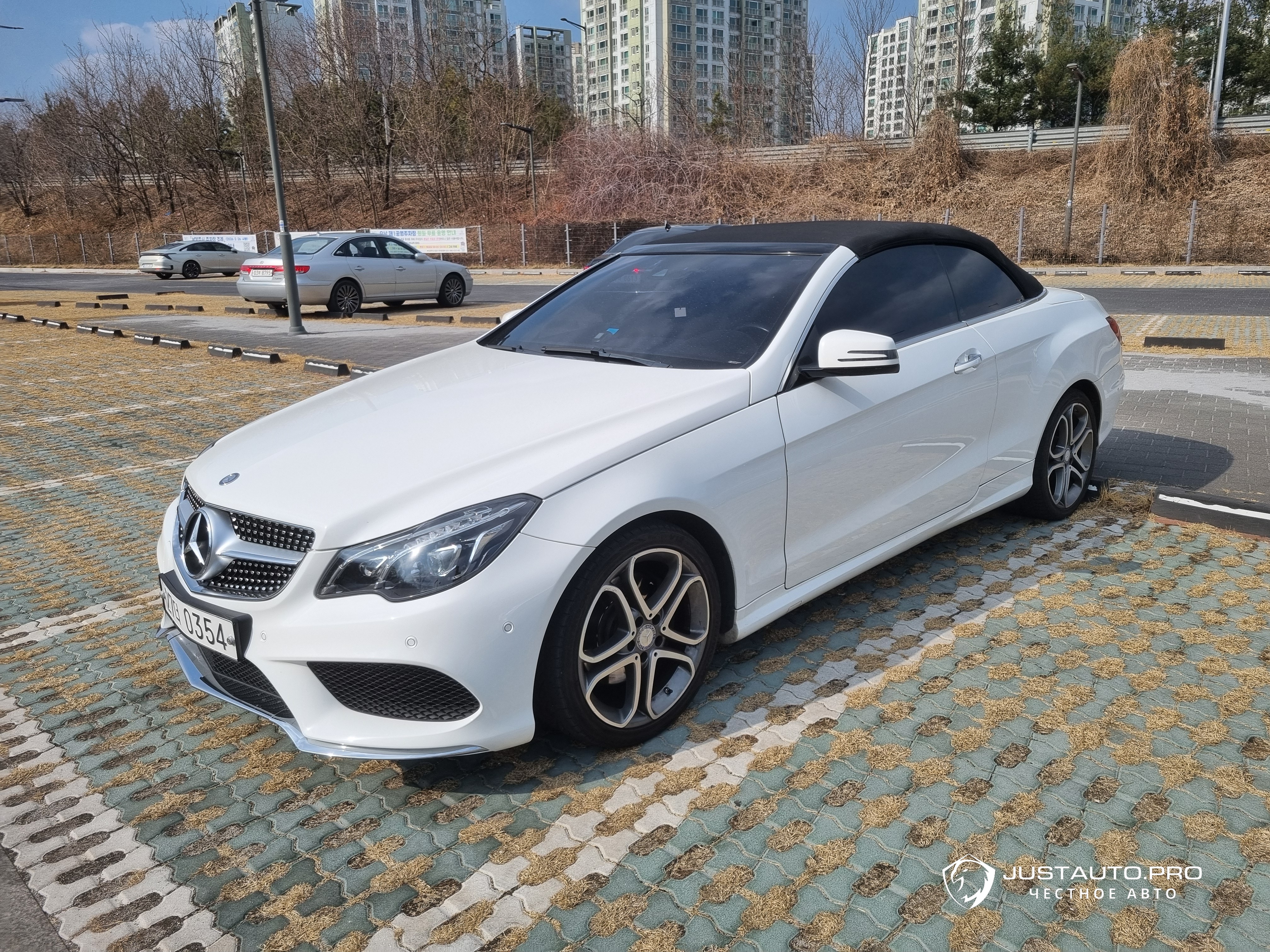 Автомобиль Mercedes-Benz E-Class