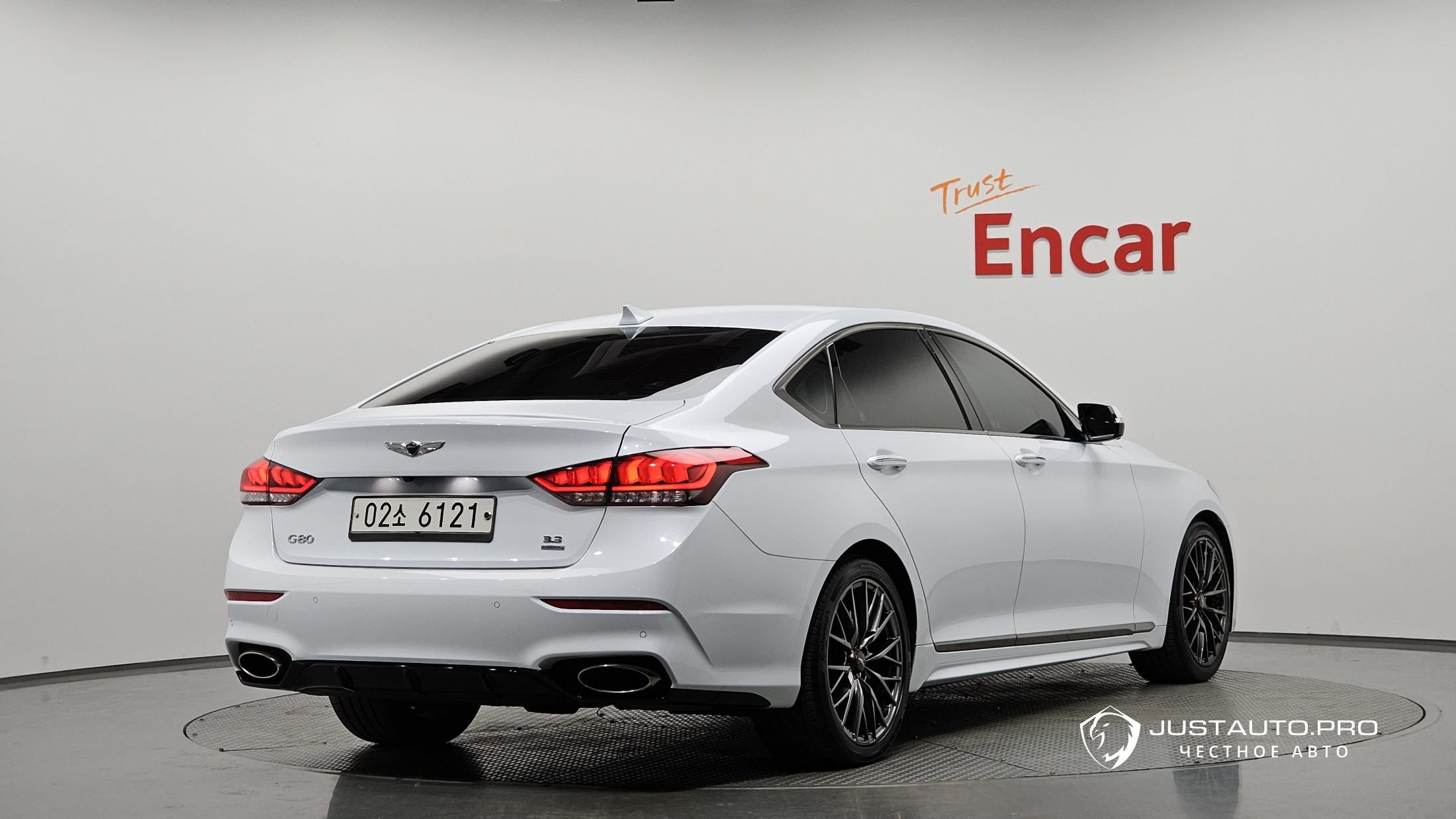 Автомобиль Genesis G80