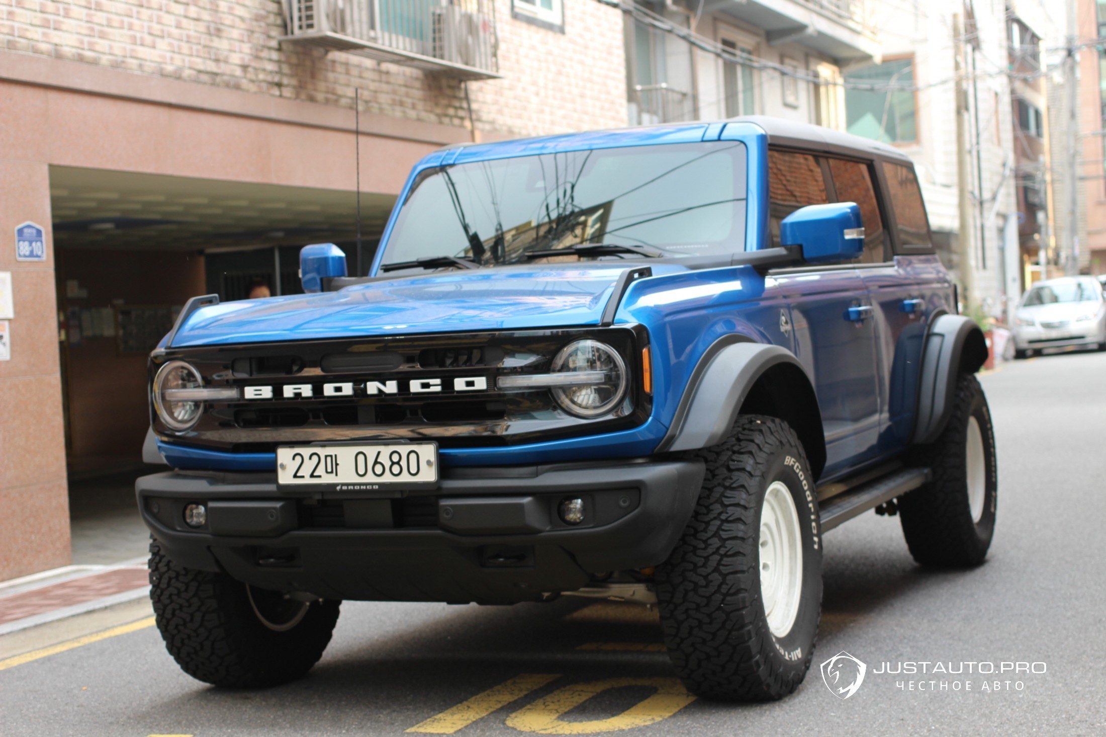 Автомобиль Ford Bronco