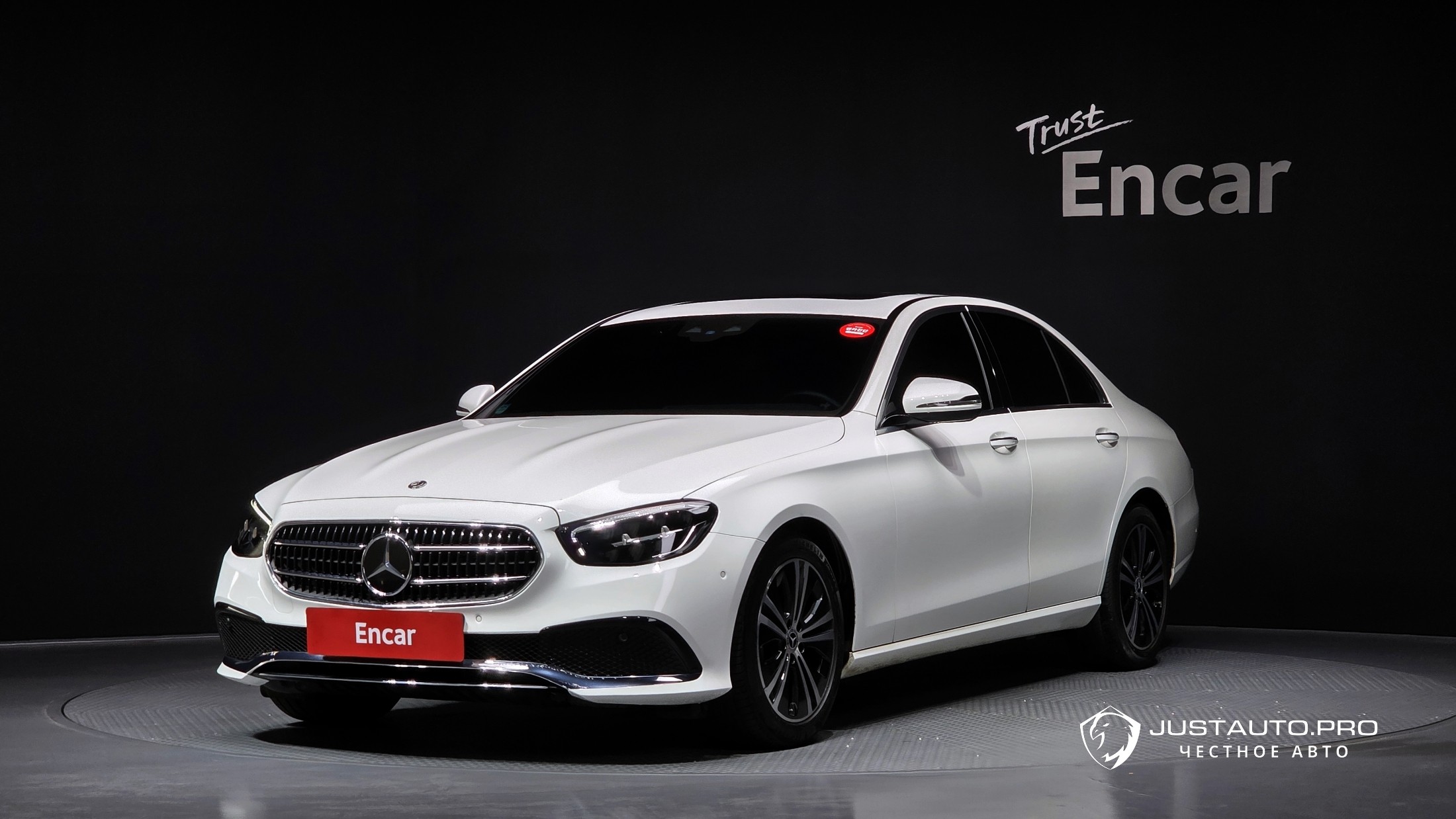 Автомобиль Mercedes-Benz E-Class