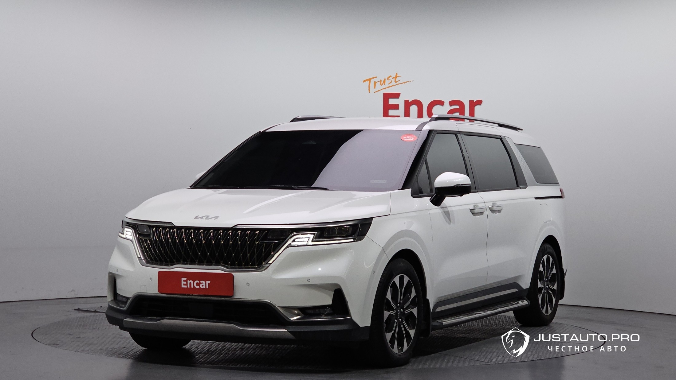 Автомобиль Kia Canival