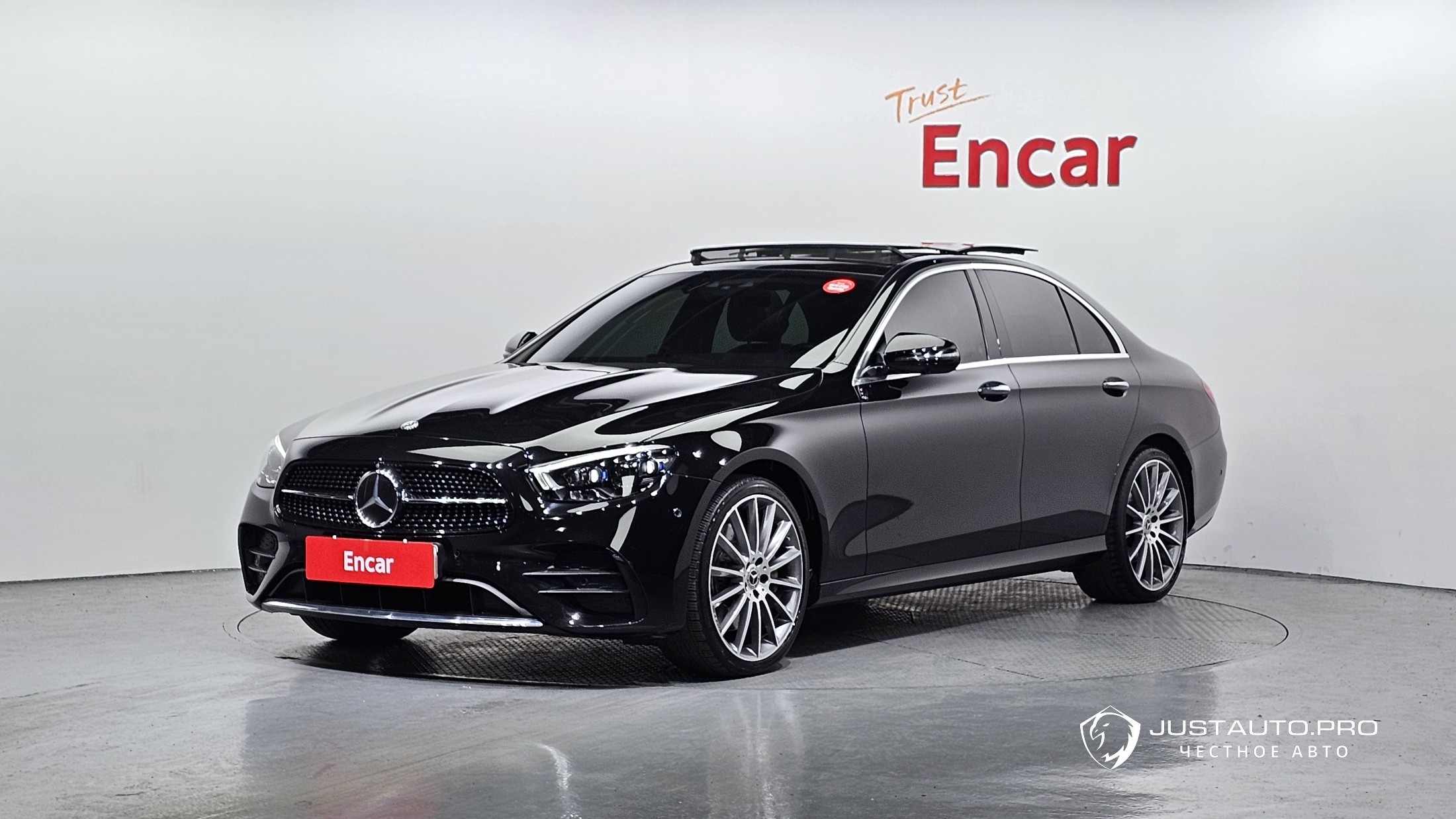 Автомобиль Mercedes-Benz E-Class