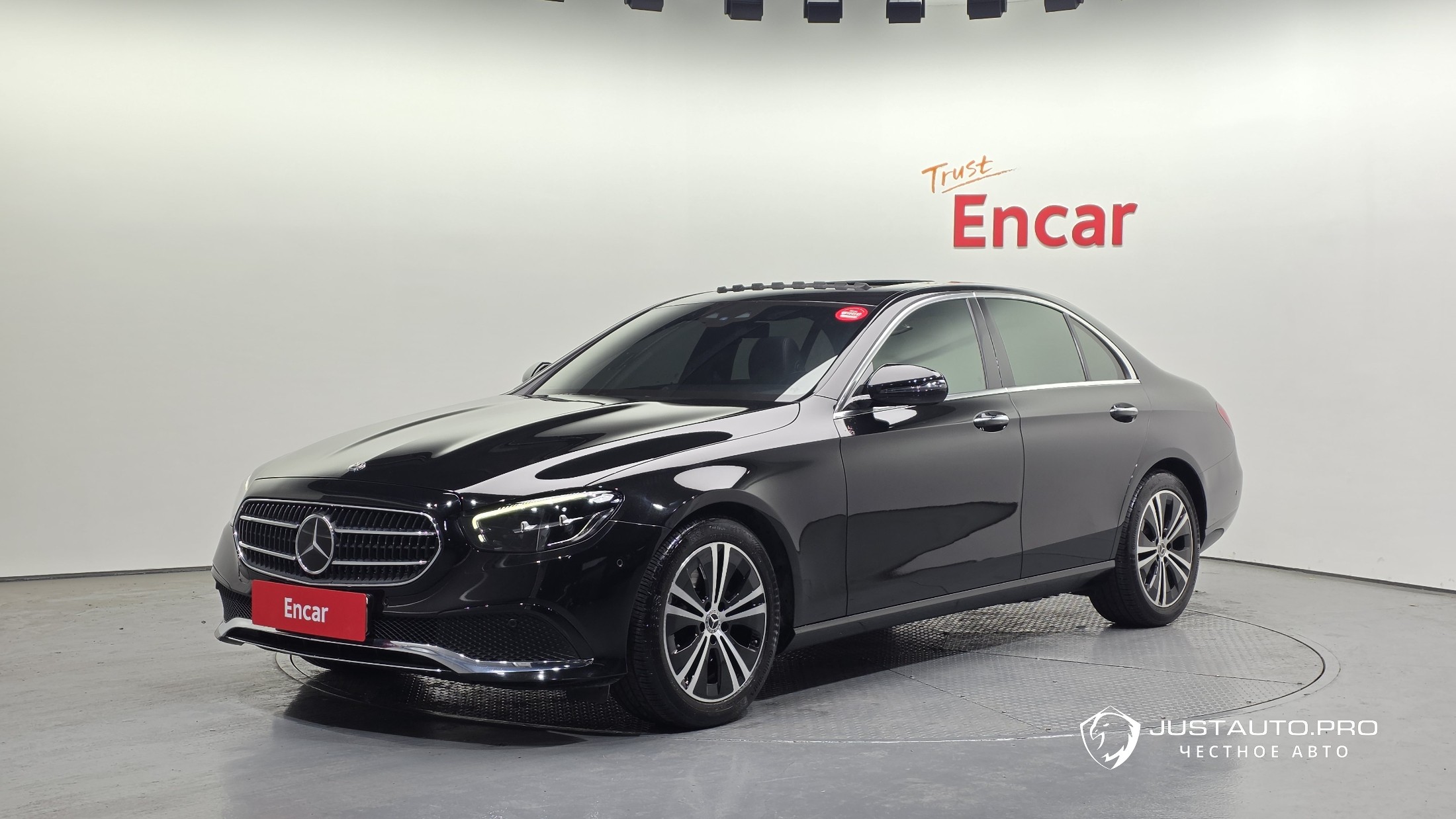 Автомобиль Mercedes-Benz E-Class