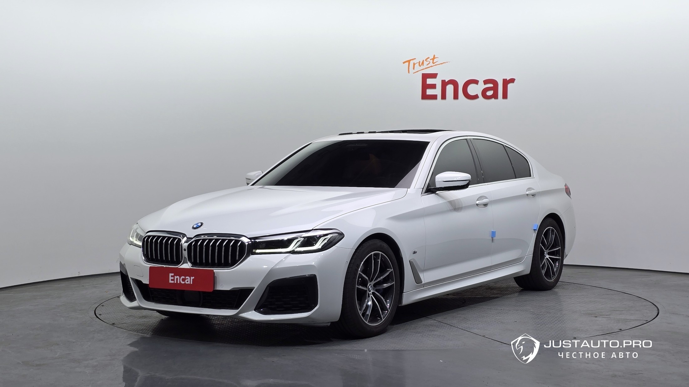 Автомобиль BMW 5-Series