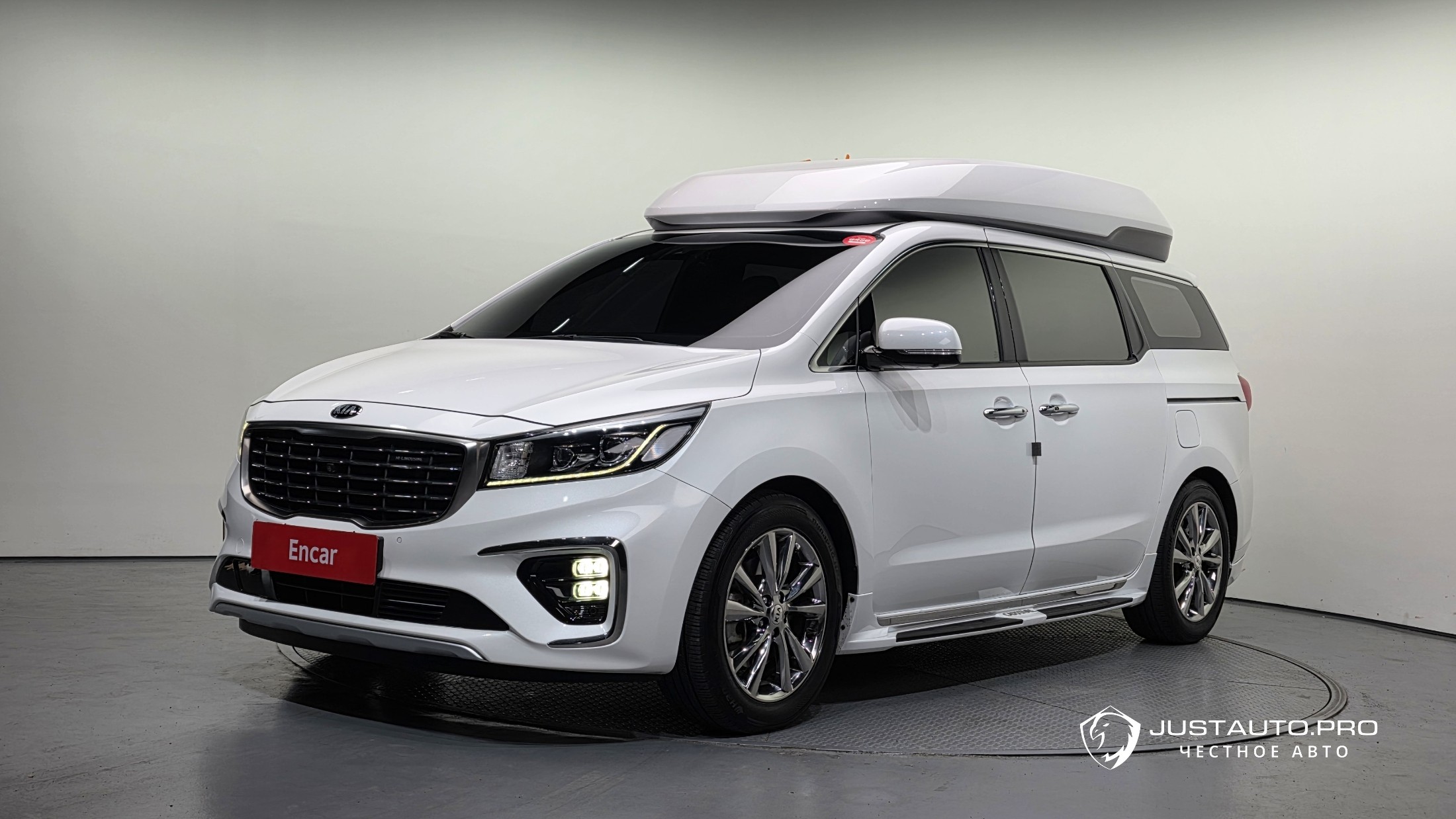 Автомобиль Kia Canival