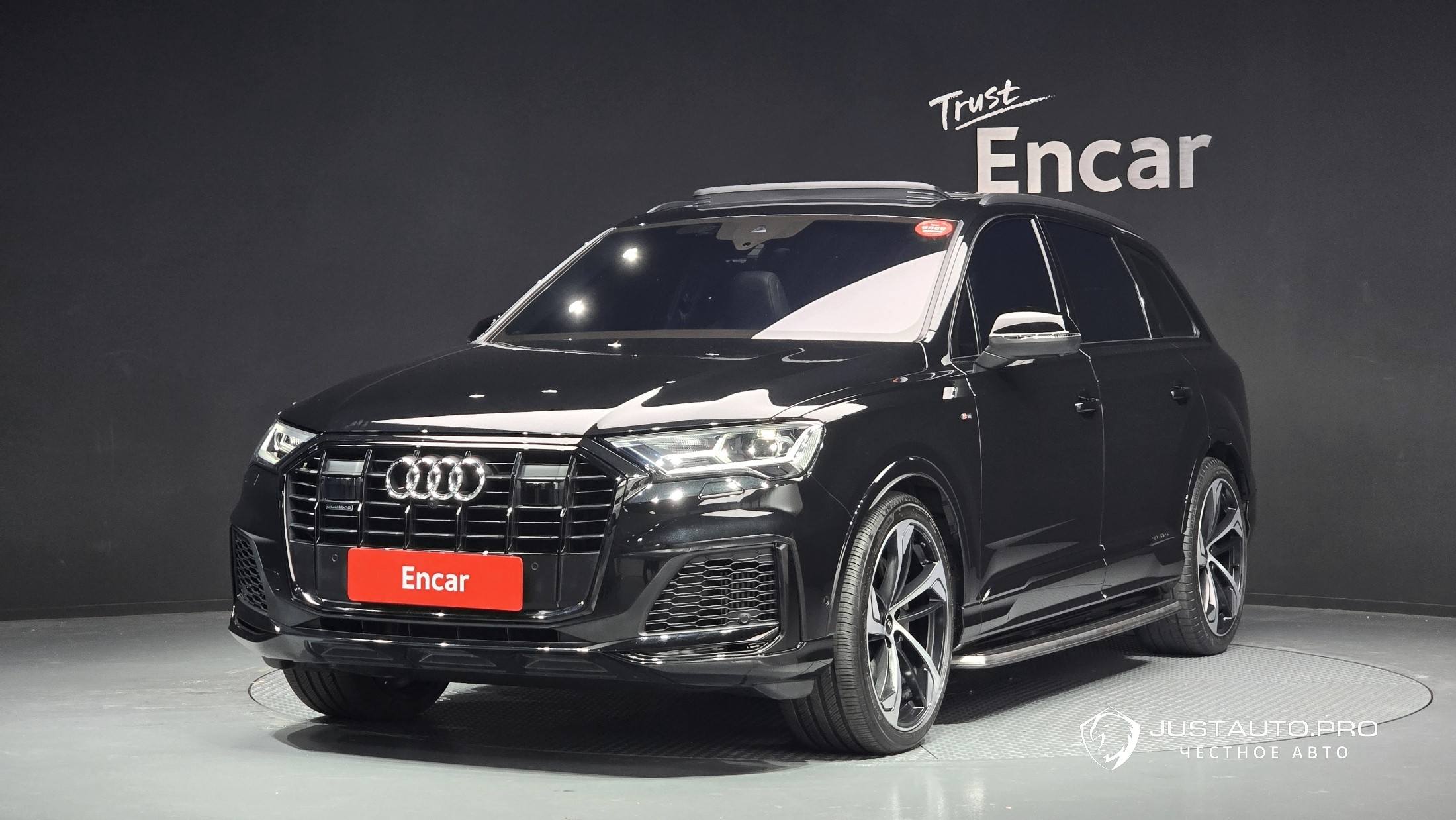 Автомобиль Audi Q7