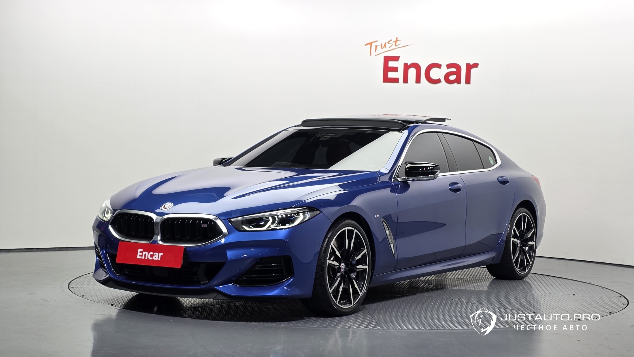Автомобиль BMW 8-Series