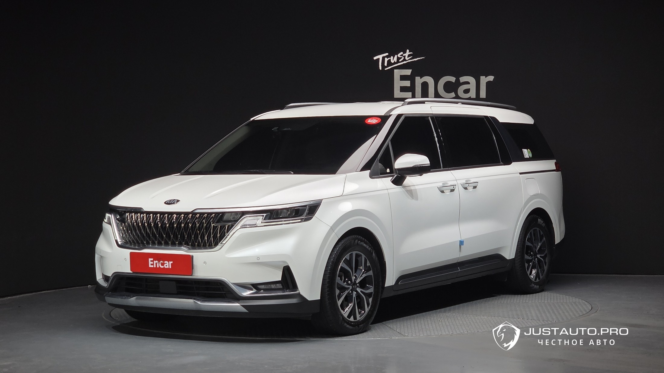Автомобиль Kia Canival