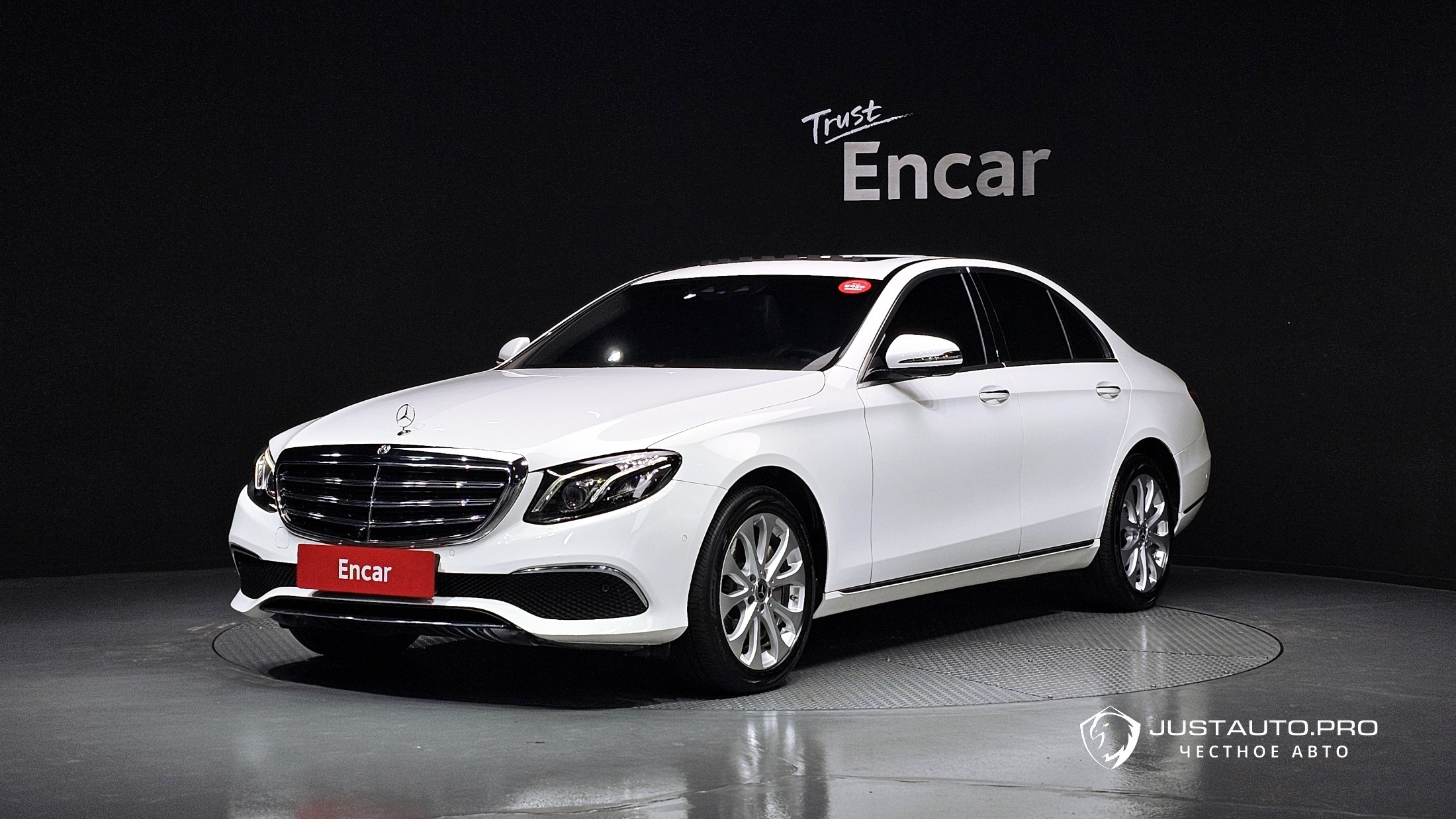 Автомобиль Mercedes-Benz E-Class