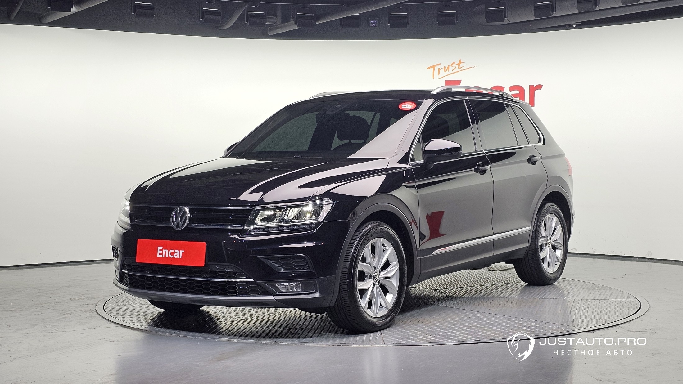 Автомобиль Volkswagen Tiguan