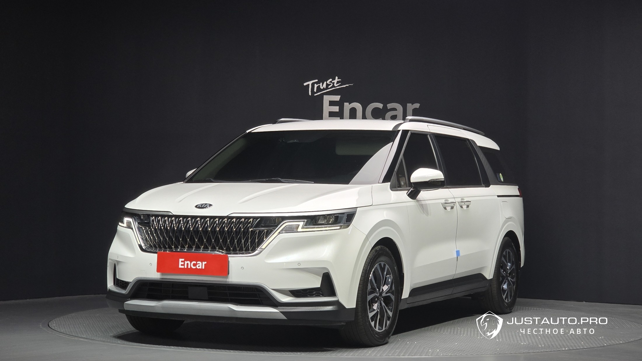 Автомобиль Kia Canival