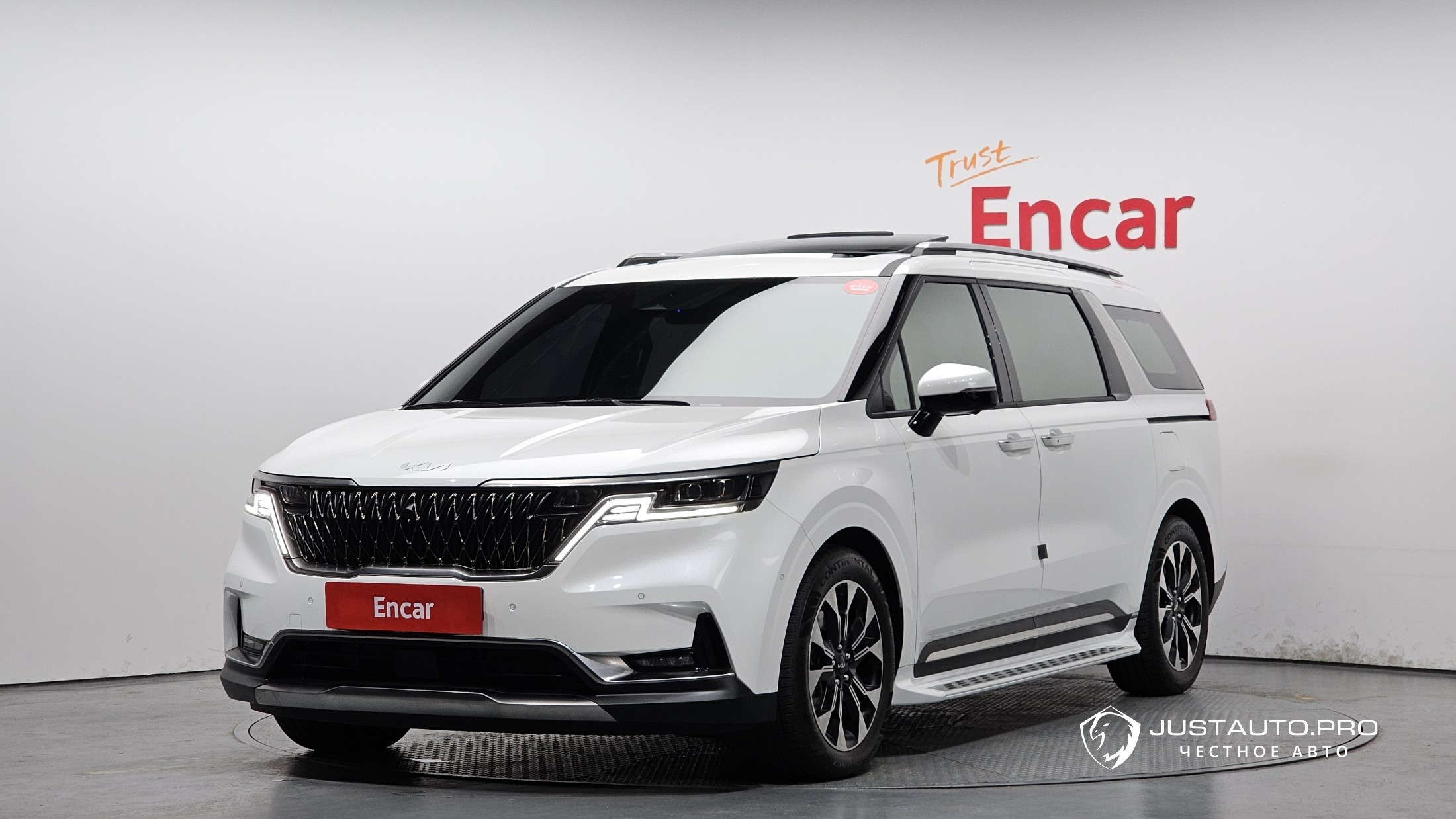 Автомобиль Kia Canival