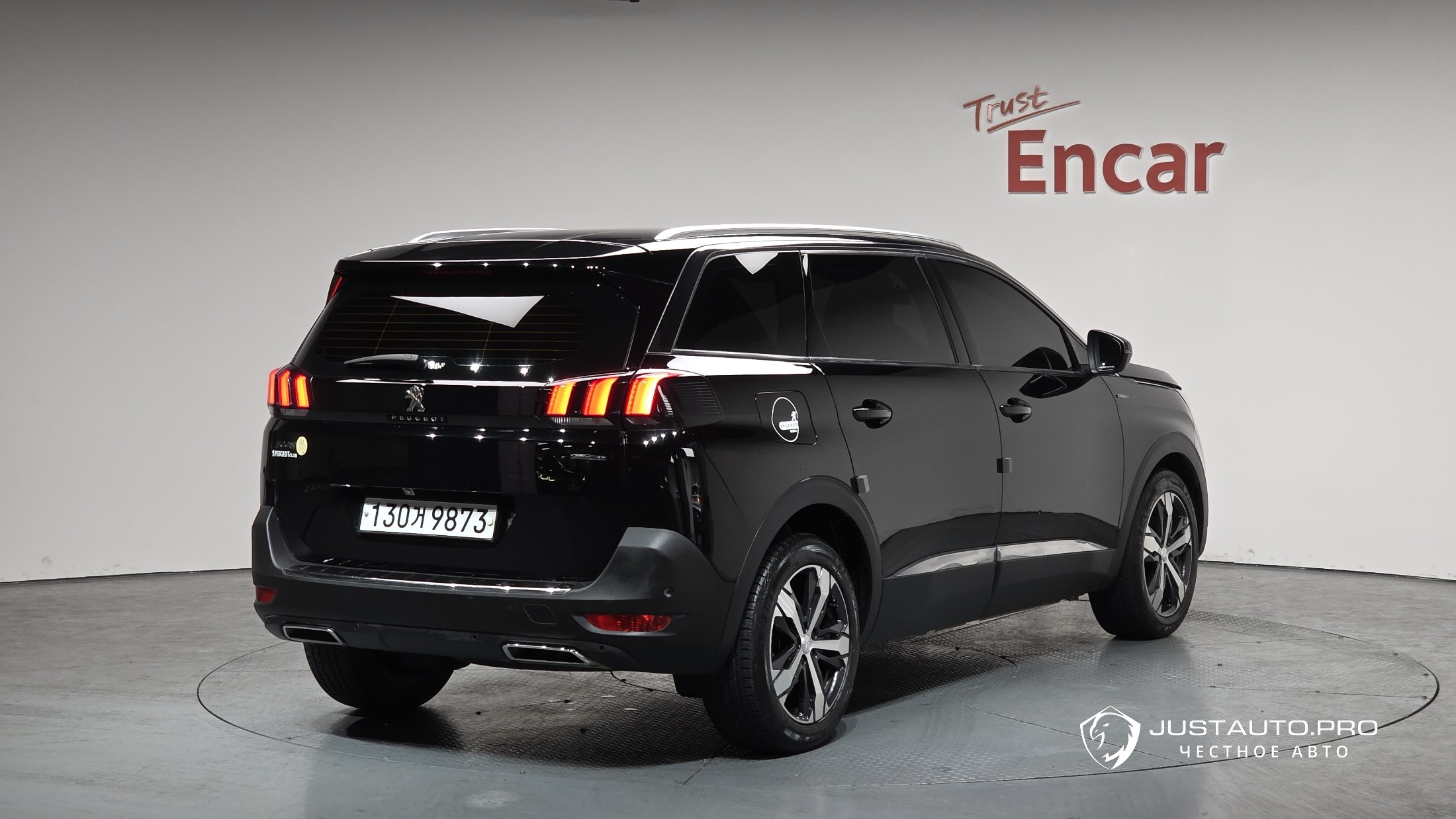 Автомобиль Peugeot 5008