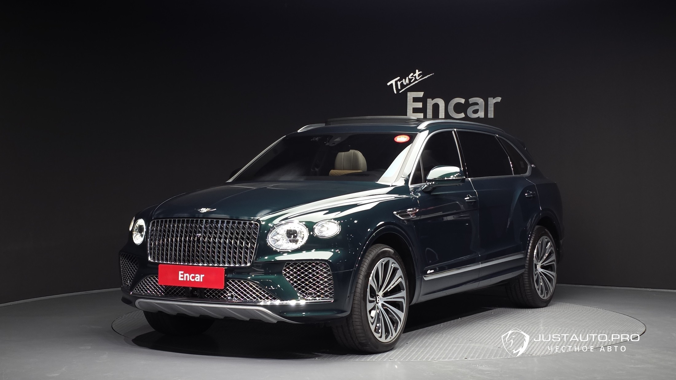 Автомобиль Bentley Bentayga