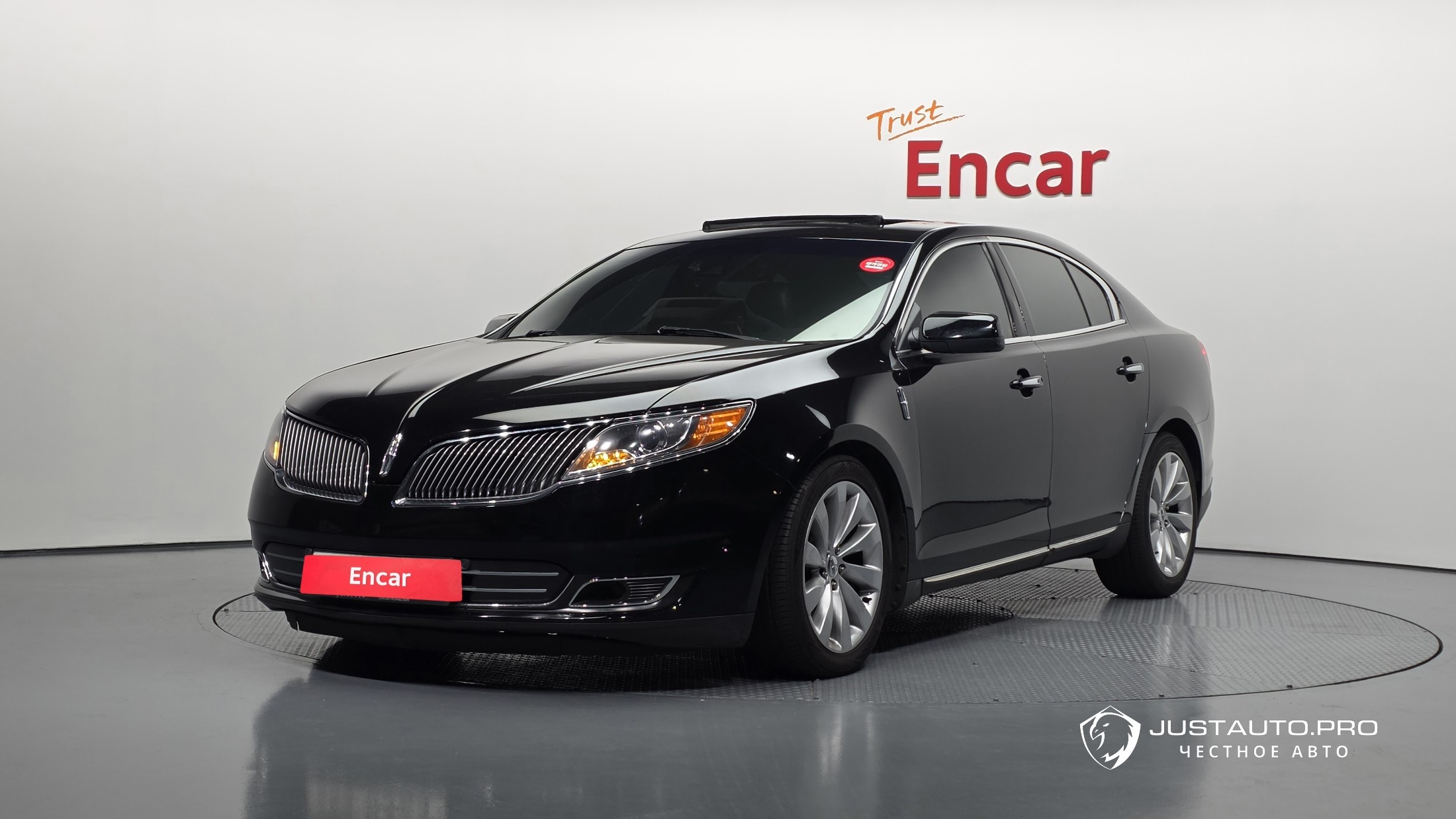 Автомобиль Lincoln MKS