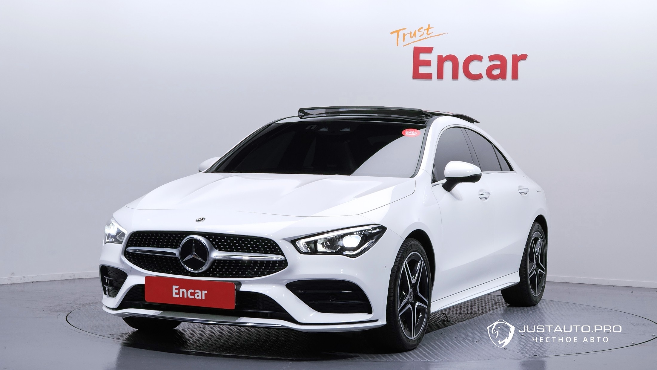 Автомобиль Mercedes-Benz CLA-Class