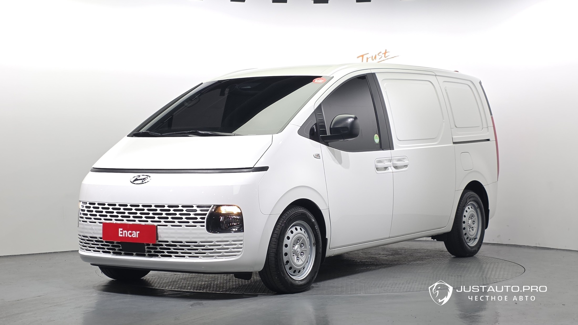 Автомобиль Hyundai Staria