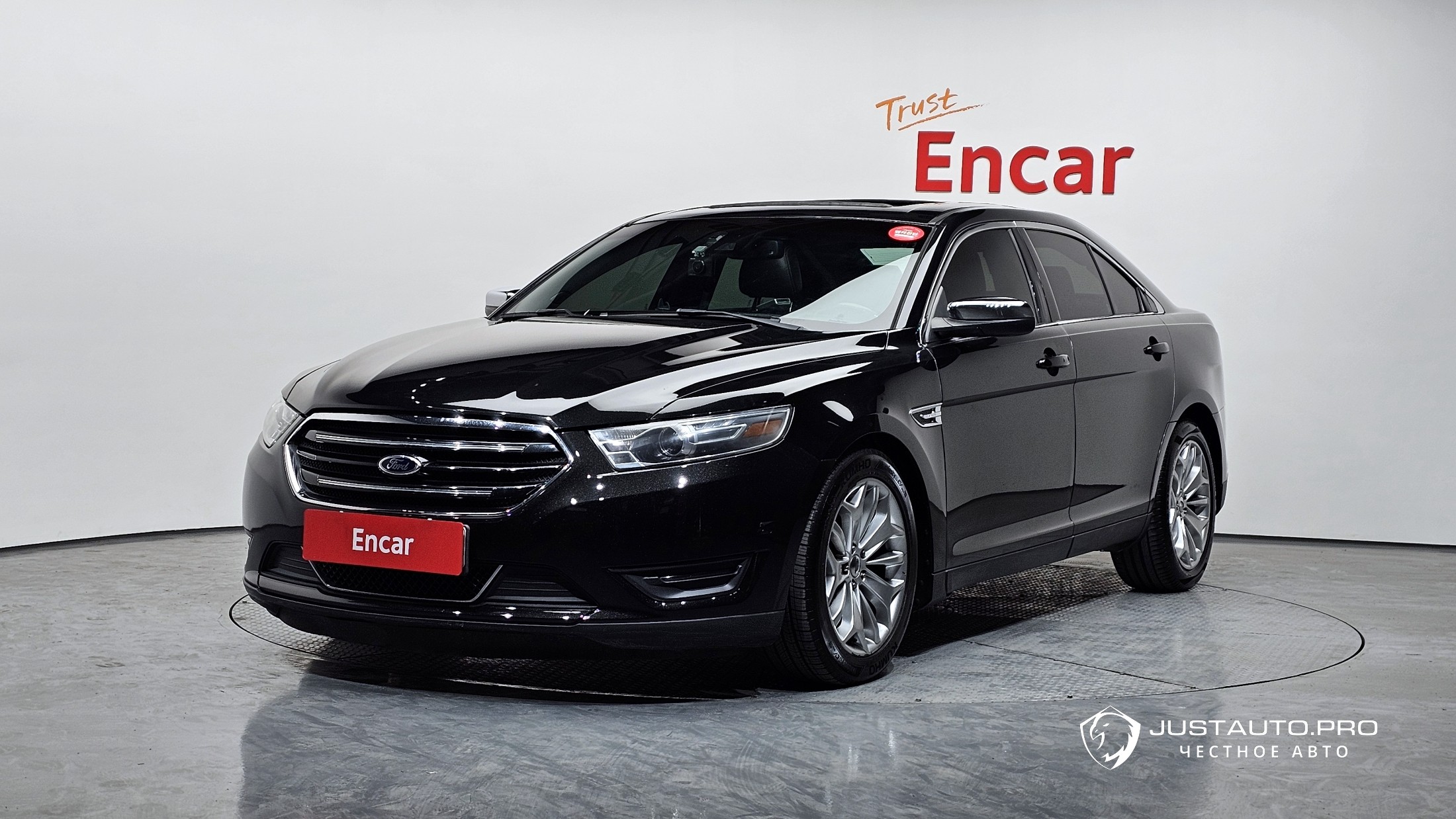 Автомобиль Ford Taurus