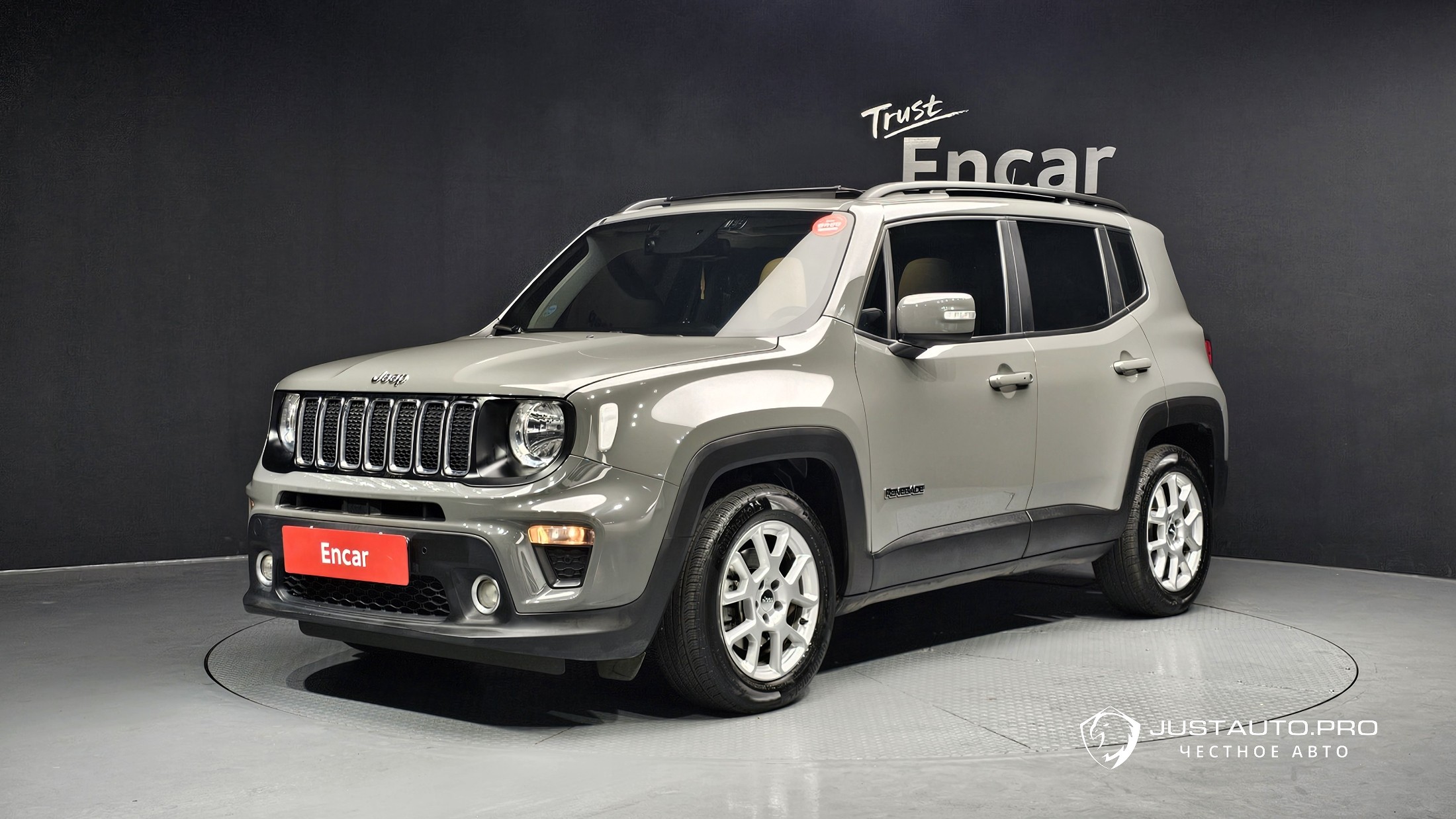 Автомобиль Jeep Renegade