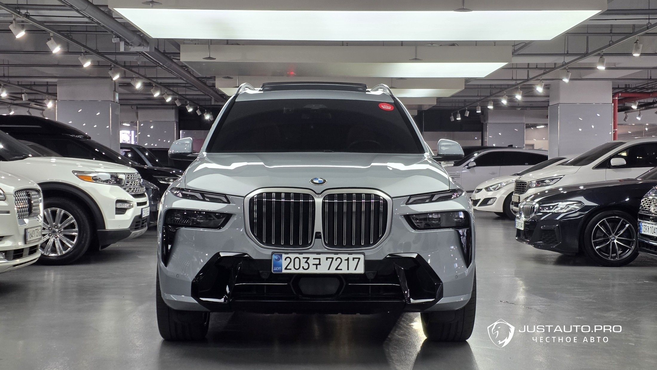 Автомобиль BMW X7