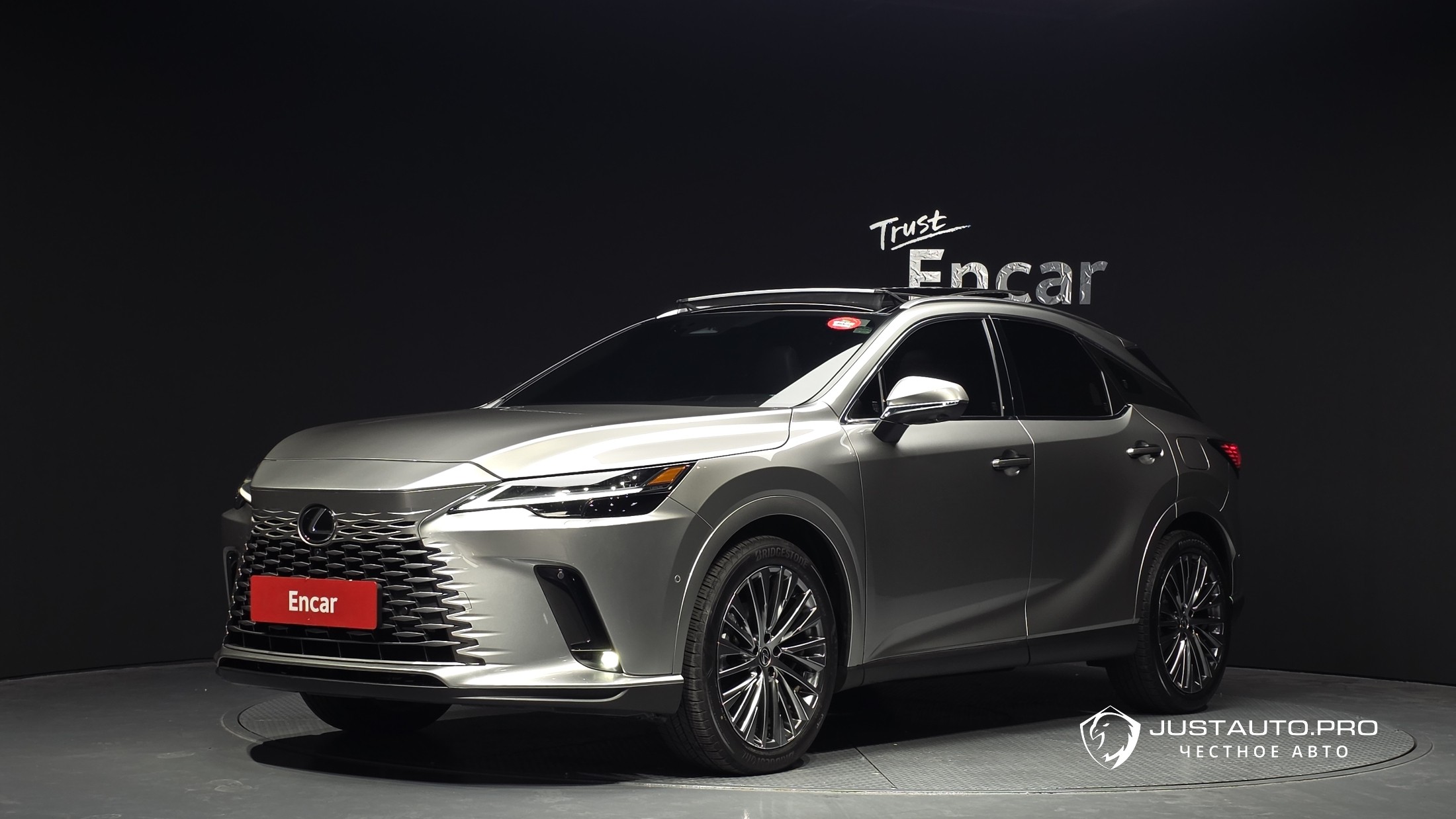 Автомобиль Lexus RX