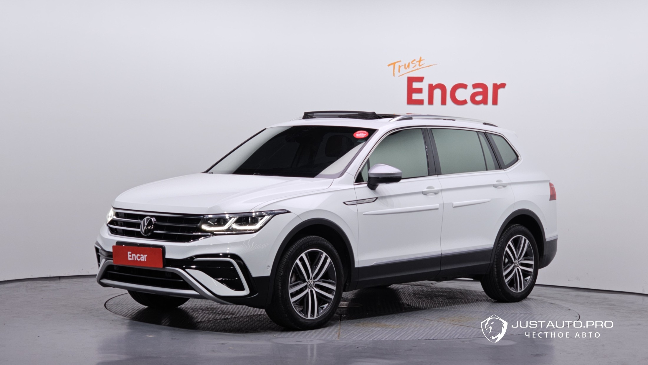 Автомобиль Volkswagen Tiguan