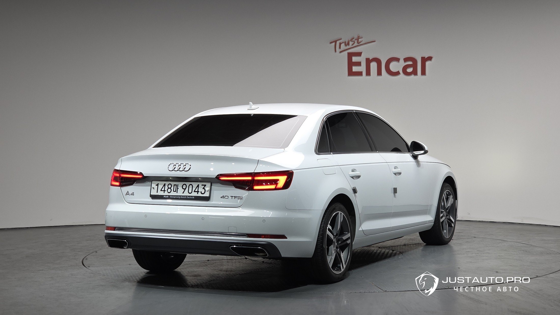 Автомобиль Audi A4