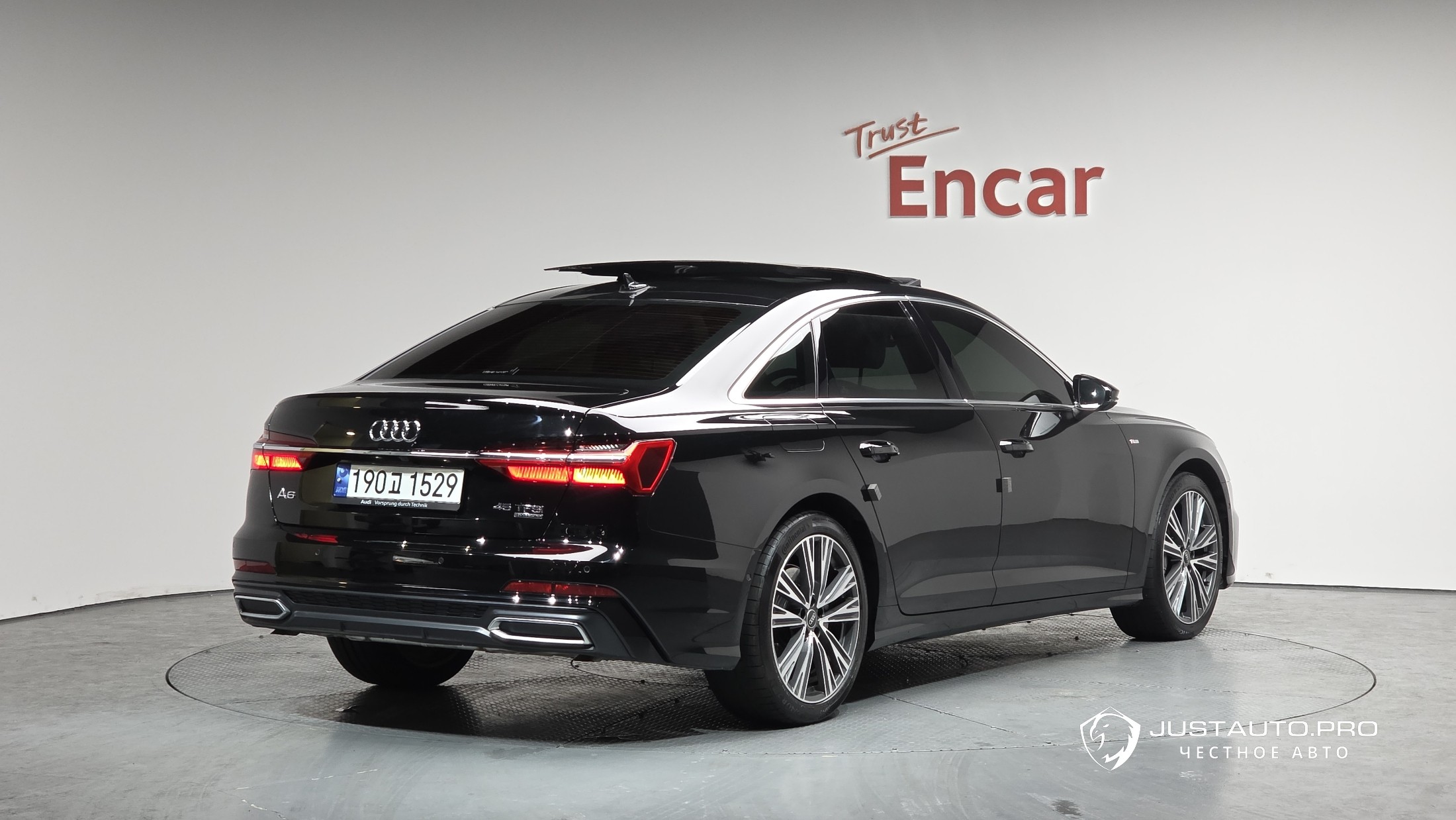 Автомобиль Audi A6