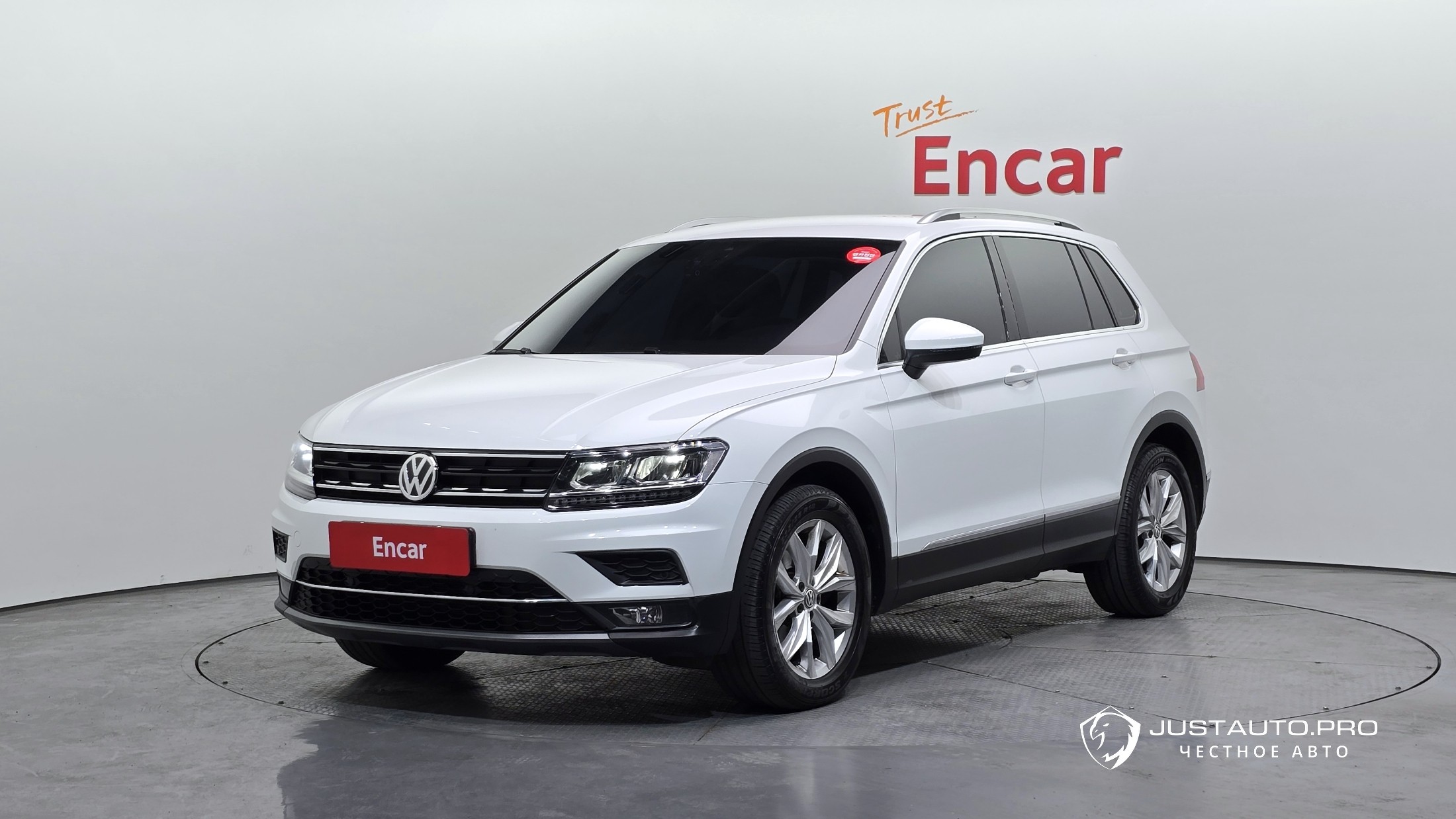 Автомобиль Volkswagen Tiguan