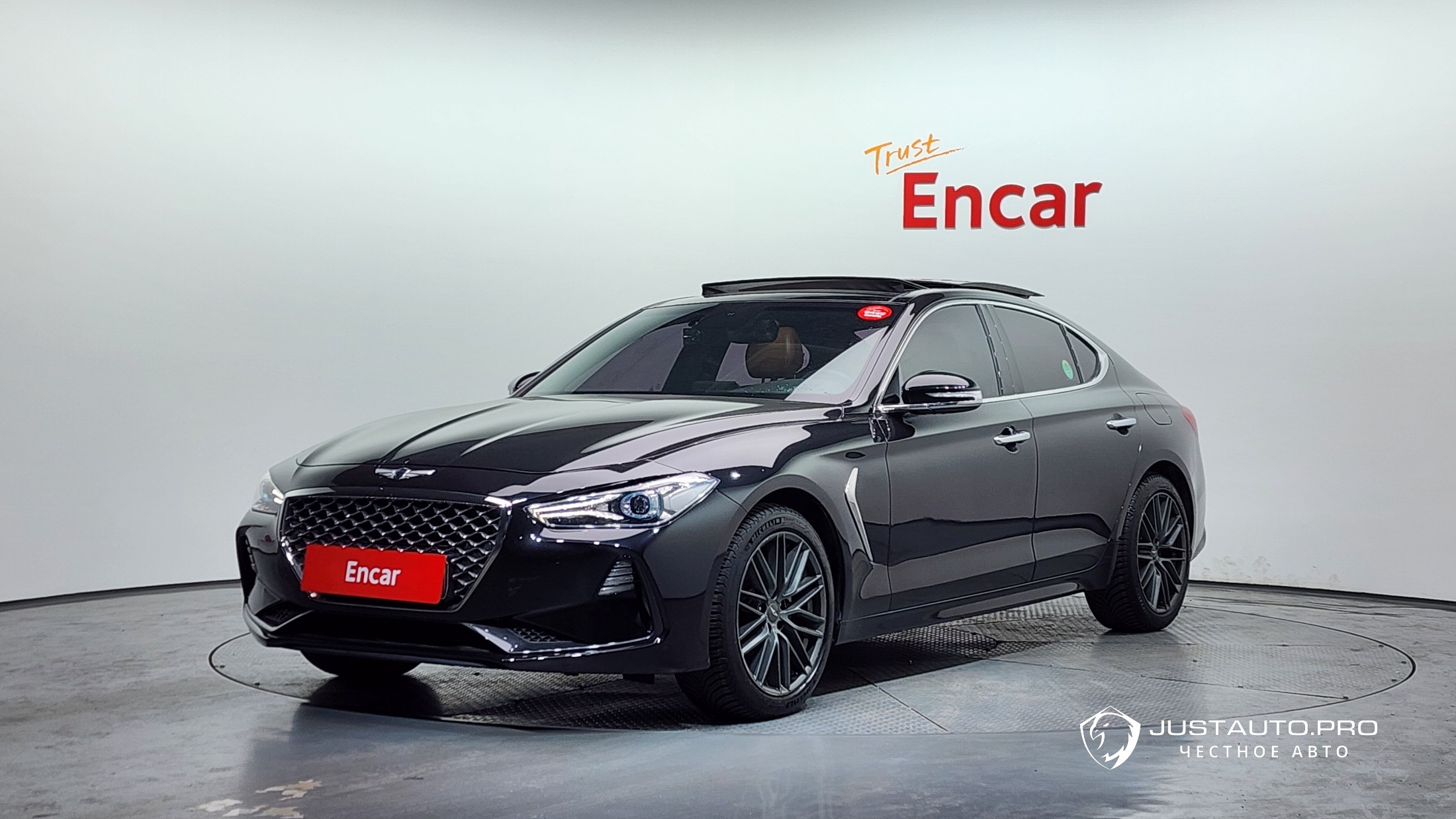 Автомобиль Genesis G70
