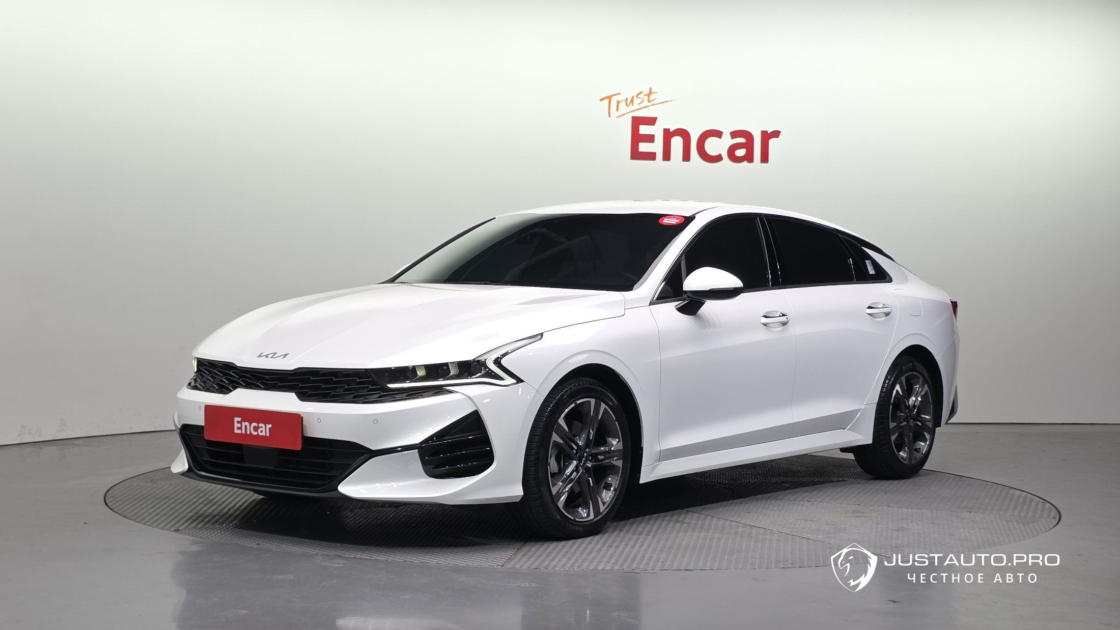 Автомобиль Kia K5