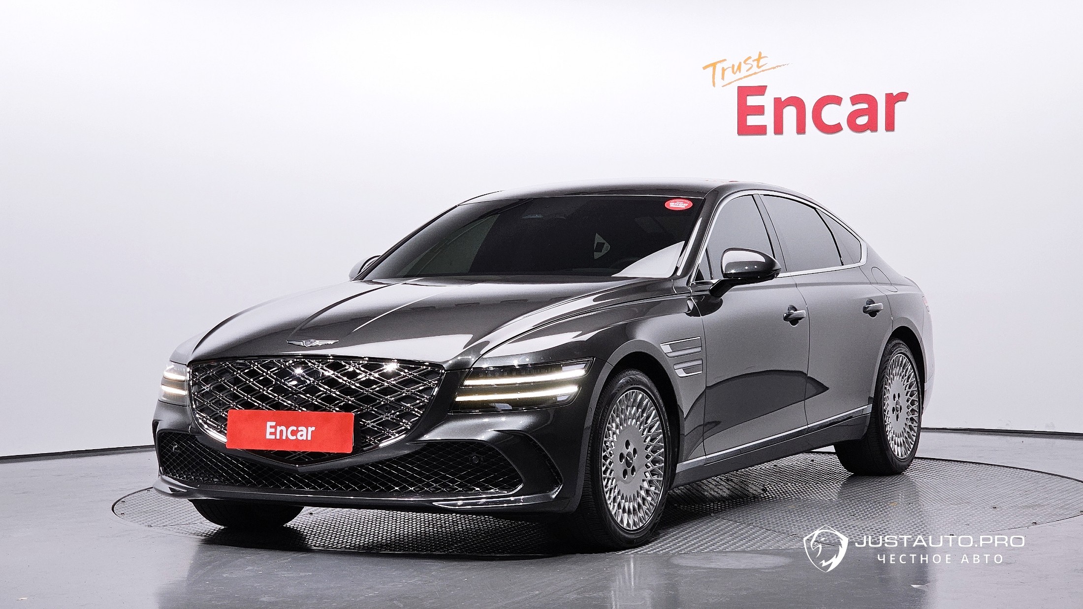 Автомобиль Genesis G80