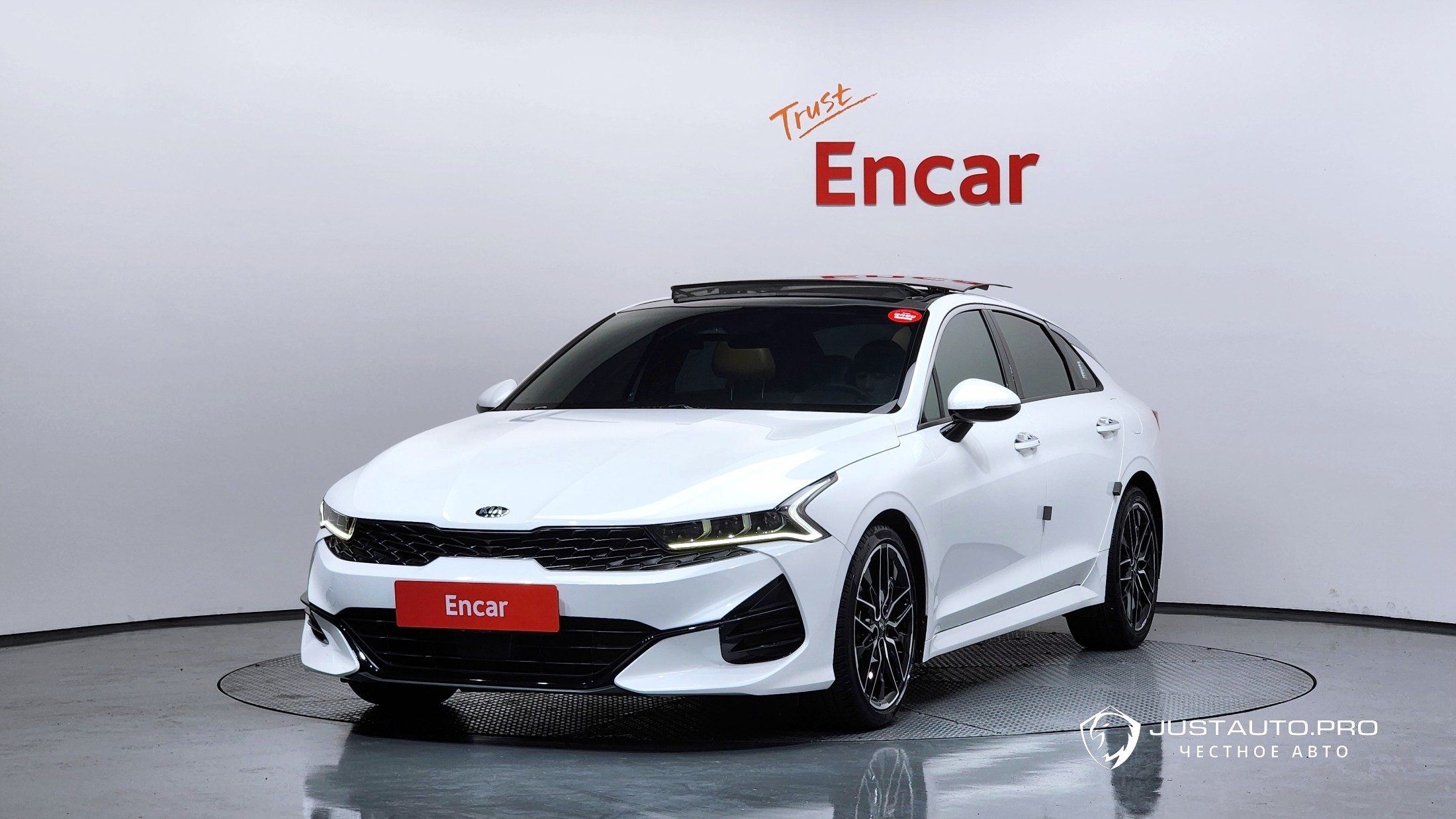 Автомобиль Kia K5