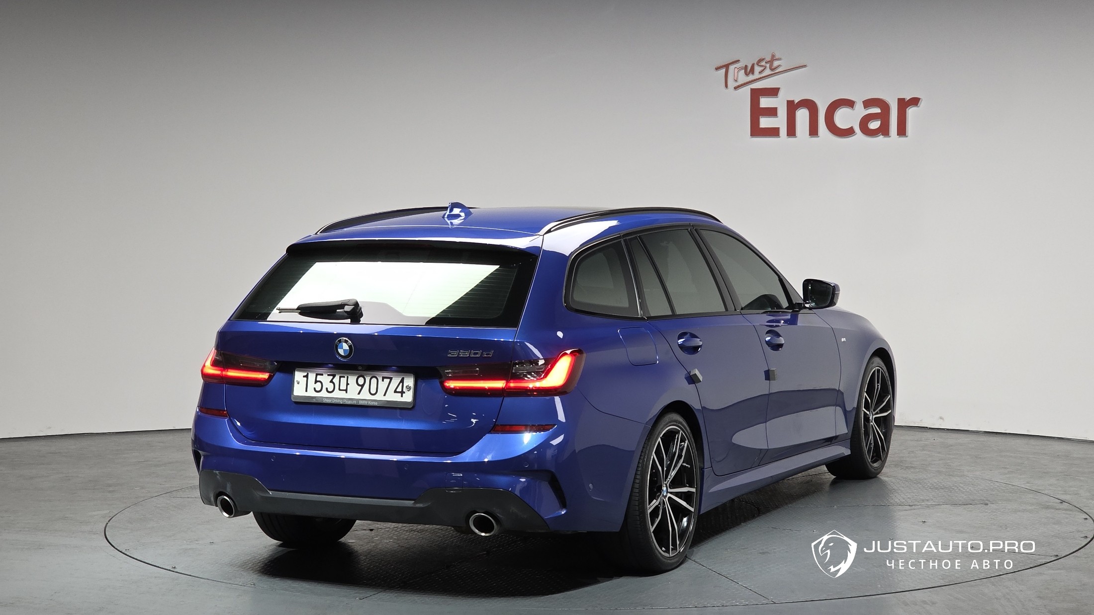 Автомобиль BMW 3-Series