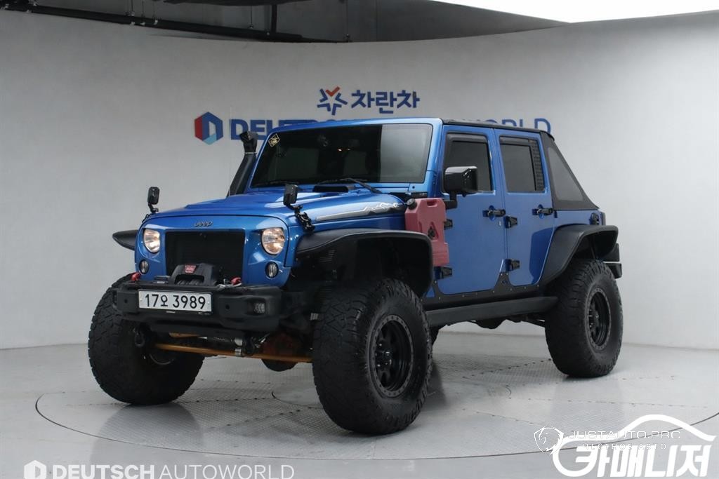 Автомобиль Jeep Wrangler