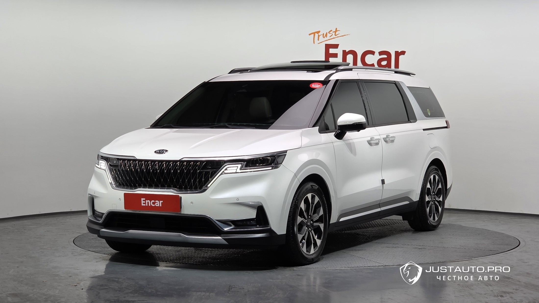 Автомобиль Kia Canival