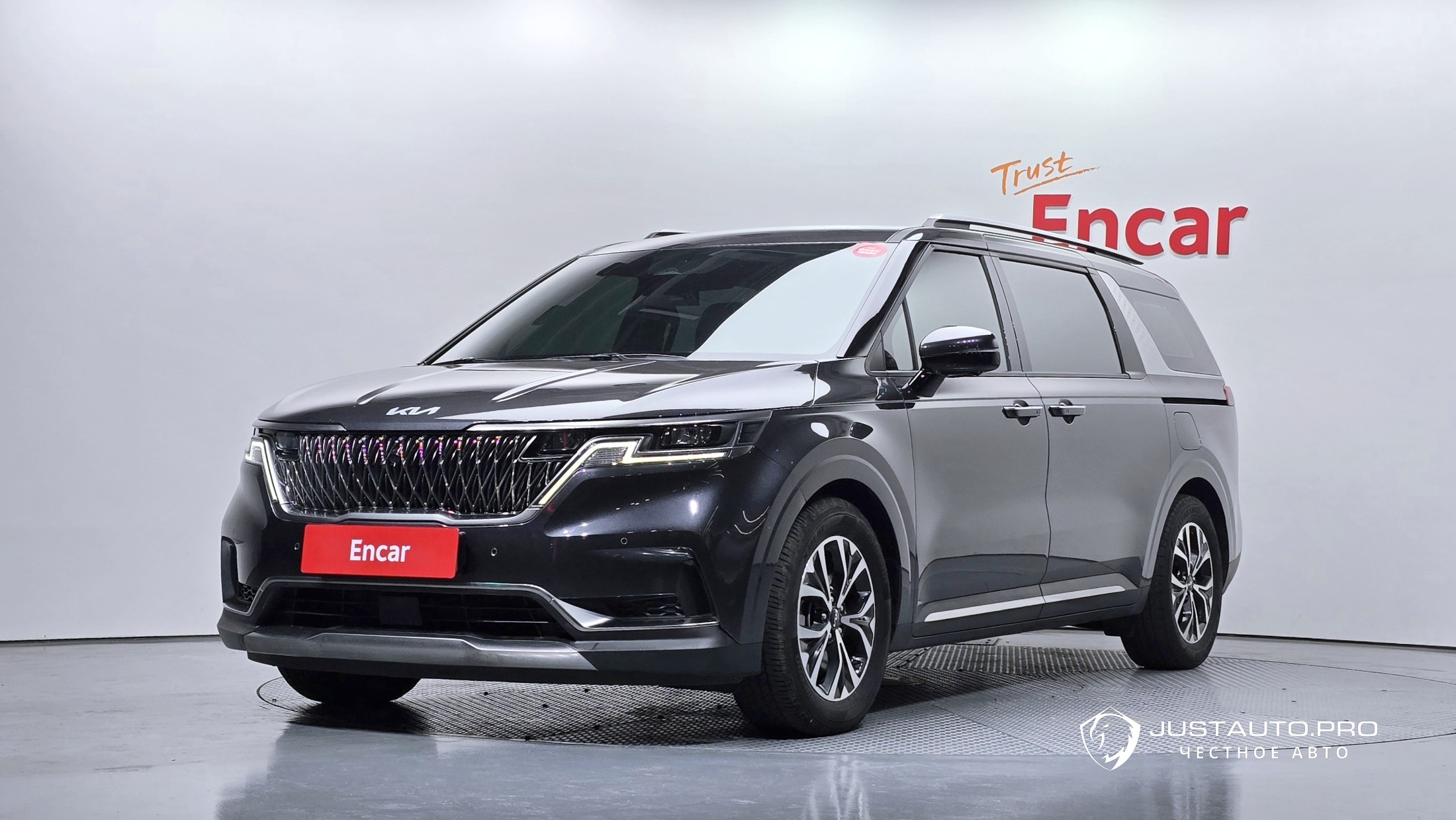 Автомобиль Kia Canival