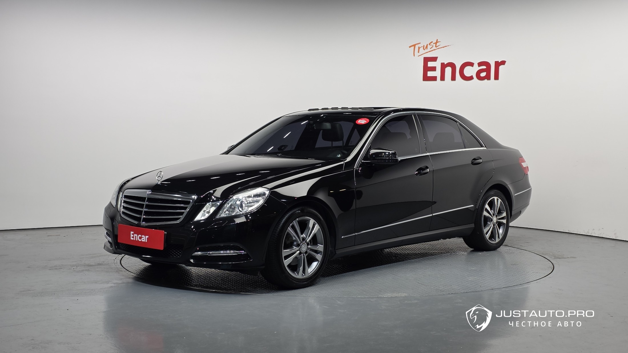 Автомобиль Mercedes-Benz E-Class