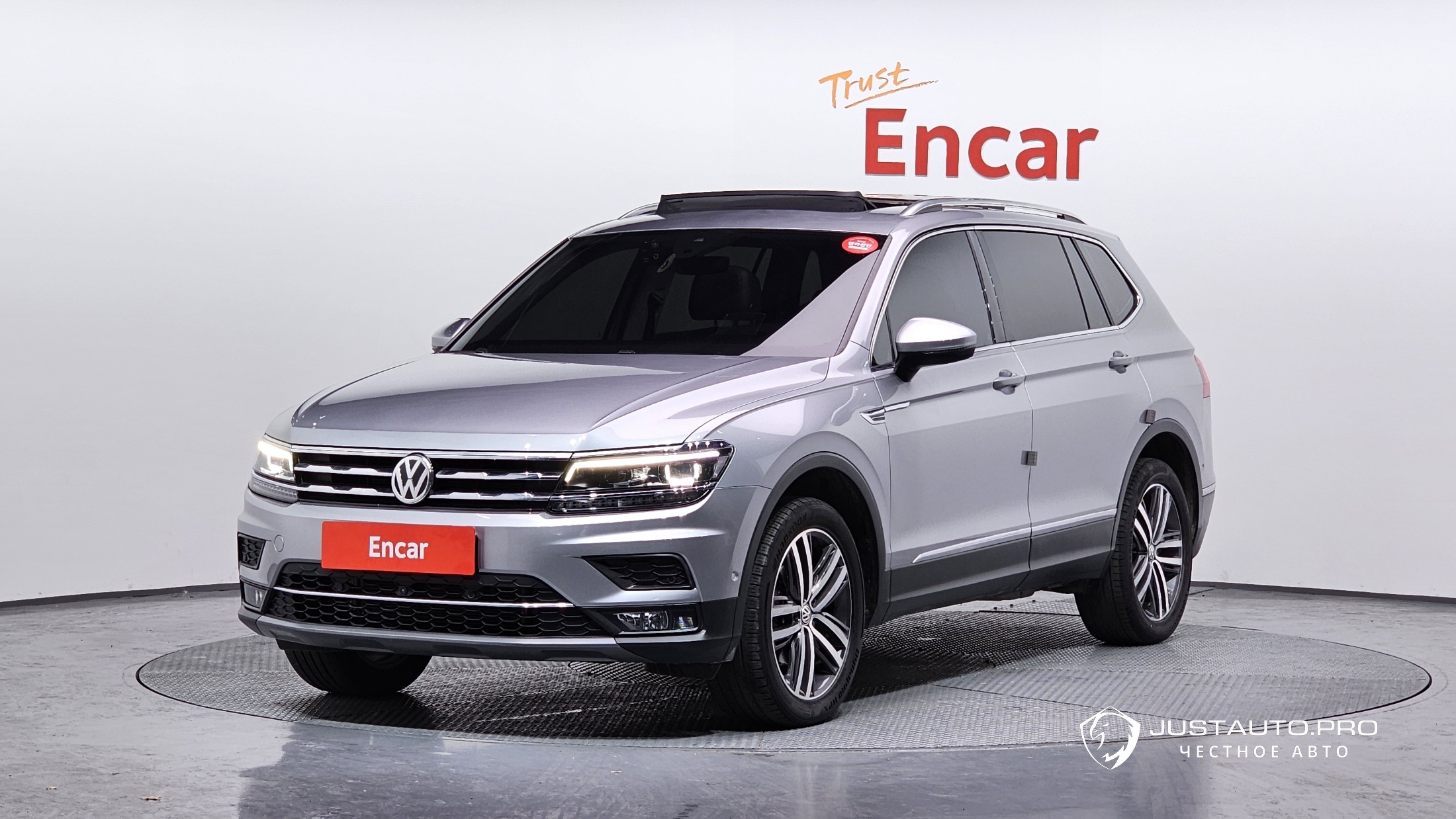 Автомобиль Volkswagen Tiguan